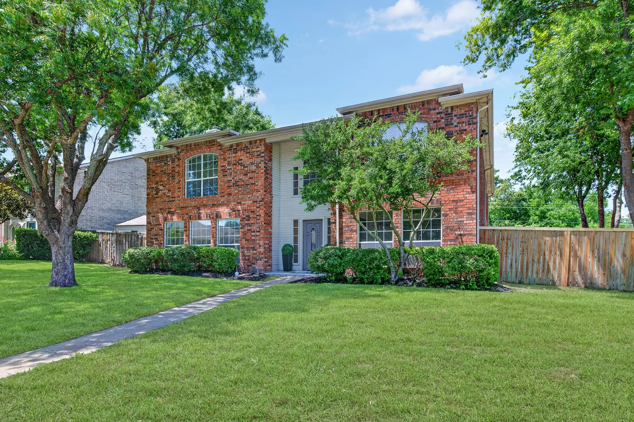 Single Family Residence For Sale in Collin County , 825 Foxwood Lane, Wylie, Texas 75098, 5 Bedroom, 3 Bathroom, 2 Garage spaces, 4,013 Sqft, built in 1995, mls#21311524, Real Estate Agent in Wylie, Homes For Sale in Collin county, Homes For Sale in Wylie, Realtor in Wylie Texas, Real Estate Brokerage Independent Realty Texas, Luminita Cordes Realtor