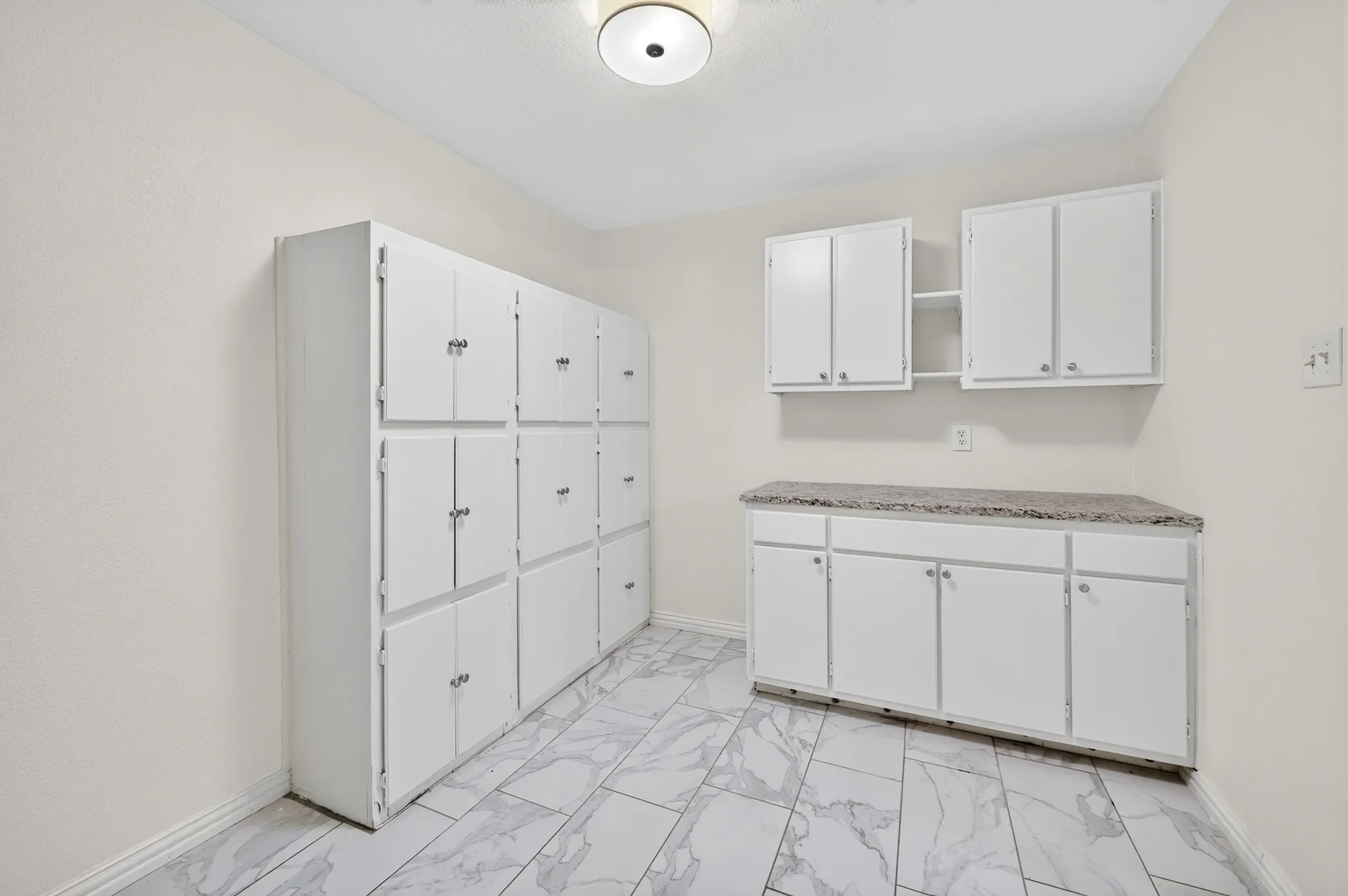 Single Family Residence For Sale in Collin County , 825 Foxwood Lane, Wylie, Texas 75098, 5 Bedroom, 3 Bathroom, 2 Garage spaces, 4,013 Sqft, built in 1995, mls#21311524, Real Estate Agent in Wylie, Homes For Sale in Collin county, Homes For Sale in Wylie, Realtor in Wylie Texas, Real Estate Brokerage Independent Realty Texas, Luminita Cordes Realtor