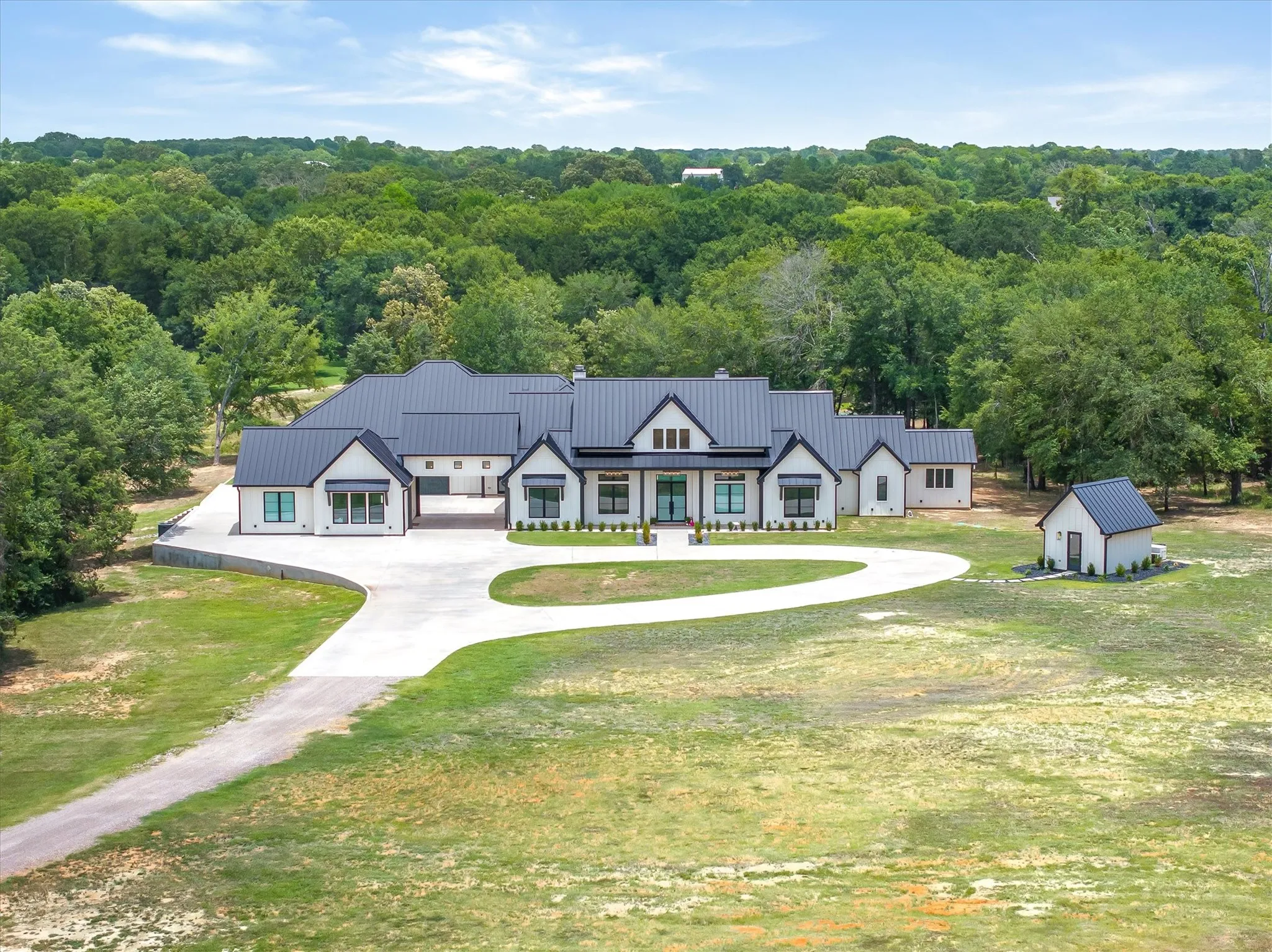Single Family Residence For Sale in Van Zandt County , 12365 Fm 859, Wills Point, Texas 75169, 6 Bedrooms, 7 Bathrooms, 3 Garage spaces, 6,538 Sqft, built in 2022, Price $4,500,000, mls#21316377, Real Estate Agent in Wills Point, Homes For Sale in Van Zandt county, Homes For Sale in Wills Point, Realtor in Wills Point Texas, Real Estate Brokerage Independent Realty Texas, Luminita Cordes Realtor