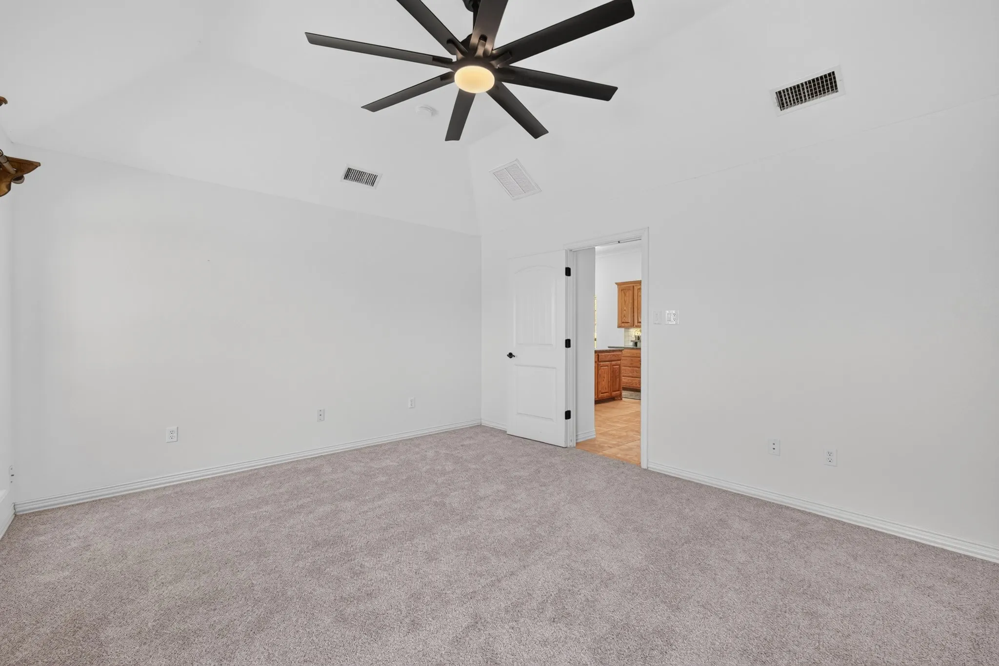 Single Family Residence For Sale in Taylor County , 101 Dollar Bill Drive, Abilene, Texas 79602, 3 Bedroom, 2 Bathroom, 2 Garage spaces, 1,796 Sqft, built in 2007, mls#21315809, Real Estate Agent in Abilene, Homes For Sale in Taylor county, Homes For Sale in Abilene, Realtor in Abilene Texas, Real Estate Brokerage Independent Realty Texas, Luminita Cordes Realtor