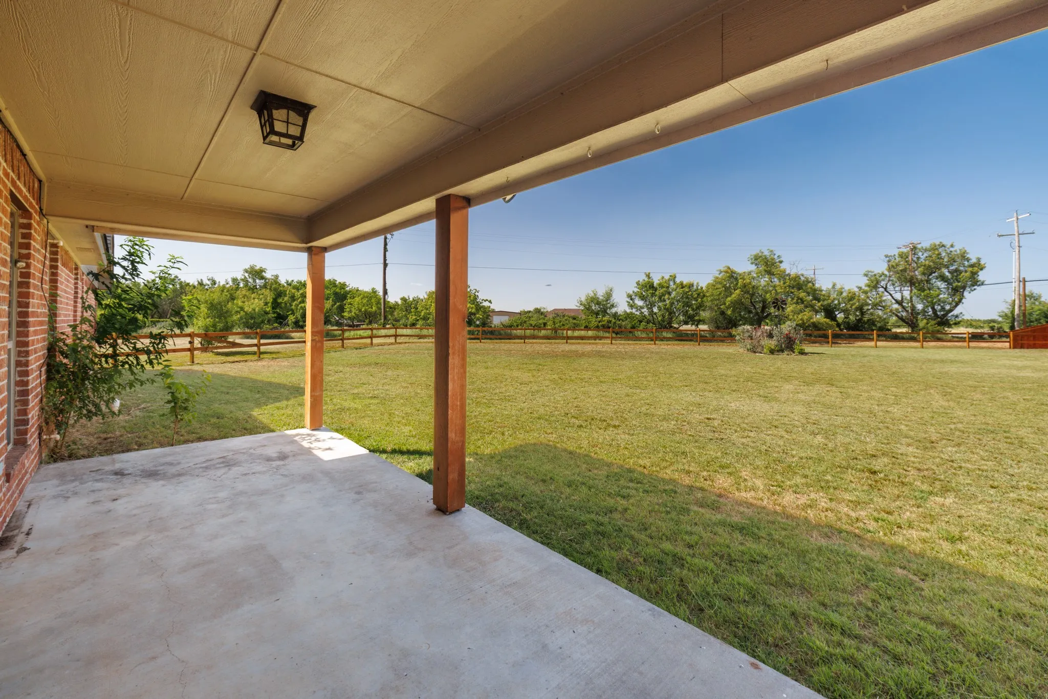 Single Family Residence For Sale in Taylor County , 101 Dollar Bill Drive, Abilene, Texas 79602, 3 Bedroom, 2 Bathroom, 2 Garage spaces, 1,796 Sqft, built in 2007, mls#21315809, Real Estate Agent in Abilene, Homes For Sale in Taylor county, Homes For Sale in Abilene, Realtor in Abilene Texas, Real Estate Brokerage Independent Realty Texas, Luminita Cordes Realtor