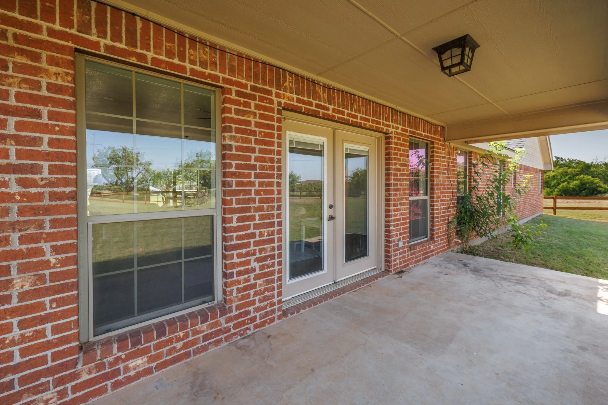 Single Family Residence For Sale in Taylor County , 101 Dollar Bill Drive, Abilene, Texas 79602, 3 Bedroom, 2 Bathroom, 2 Garage spaces, 1,796 Sqft, built in 2007, mls#21315809, Real Estate Agent in Abilene, Homes For Sale in Taylor county, Homes For Sale in Abilene, Realtor in Abilene Texas, Real Estate Brokerage Independent Realty Texas, Luminita Cordes Realtor