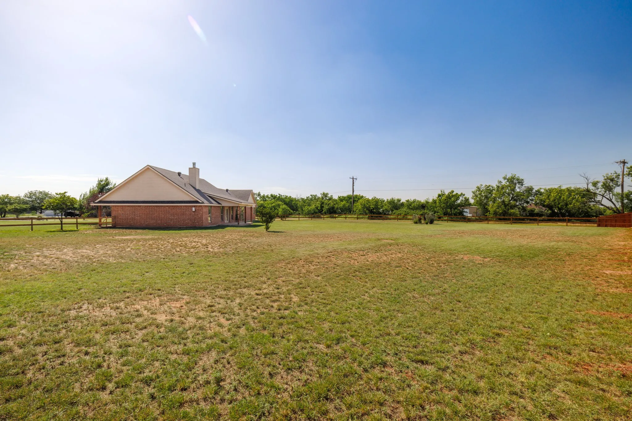 Single Family Residence For Sale in Taylor County , 101 Dollar Bill Drive, Abilene, Texas 79602, 3 Bedroom, 2 Bathroom, 2 Garage spaces, 1,796 Sqft, built in 2007, mls#21315809, Real Estate Agent in Abilene, Homes For Sale in Taylor county, Homes For Sale in Abilene, Realtor in Abilene Texas, Real Estate Brokerage Independent Realty Texas, Luminita Cordes Realtor