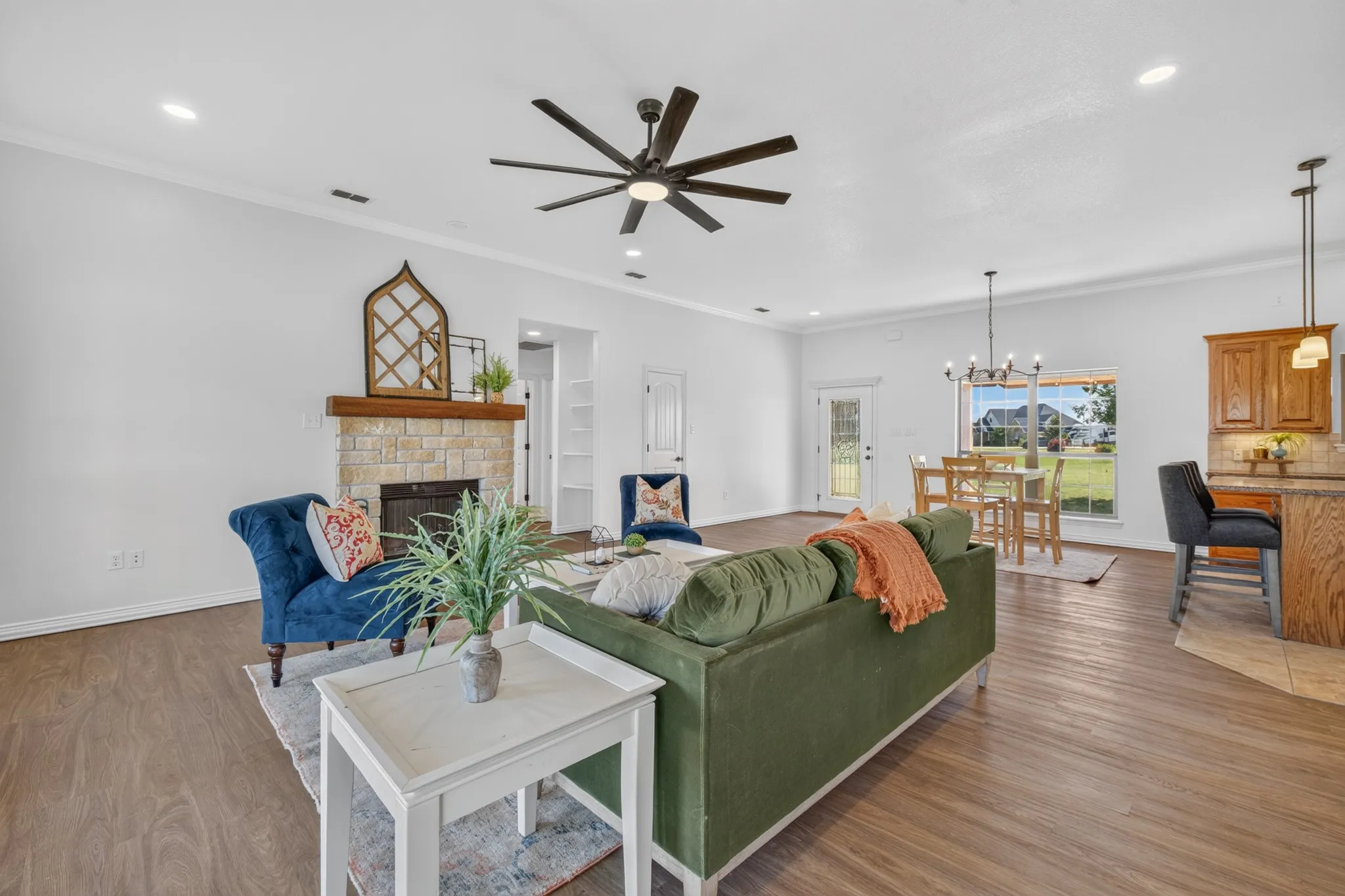 Single Family Residence For Sale in Taylor County , 101 Dollar Bill Drive, Abilene, Texas 79602, 3 Bedroom, 2 Bathroom, 2 Garage spaces, 1,796 Sqft, built in 2007, mls#21315809, Real Estate Agent in Abilene, Homes For Sale in Taylor county, Homes For Sale in Abilene, Realtor in Abilene Texas, Real Estate Brokerage Independent Realty Texas, Luminita Cordes Realtor