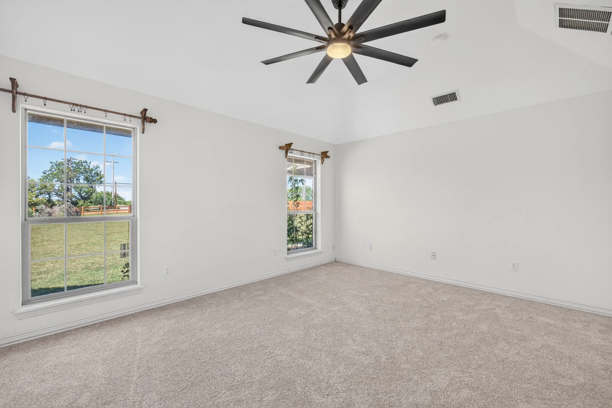 Single Family Residence For Sale in Taylor County , 101 Dollar Bill Drive, Abilene, Texas 79602, 3 Bedroom, 2 Bathroom, 2 Garage spaces, 1,796 Sqft, built in 2007, mls#21315809, Real Estate Agent in Abilene, Homes For Sale in Taylor county, Homes For Sale in Abilene, Realtor in Abilene Texas, Real Estate Brokerage Independent Realty Texas, Luminita Cordes Realtor