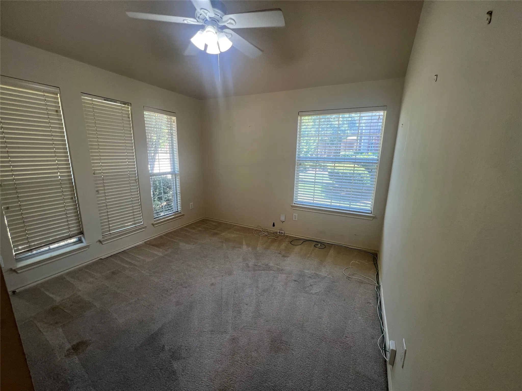 Single Family Residence For Sale in Tarrant County , 4605 Bellflower Way, Fort Worth, Texas 76123, 3 Bedroom, 2 Bathroom, 2 Garage spaces, 2,313 Sqft, built in 2003, mls#21310615, Real Estate Agent in Fort Worth, Homes For Sale in Tarrant county, Homes For Sale in Fort Worth, Realtor in Fort Worth Texas, Real Estate Brokerage Independent Realty Texas, Luminita Cordes Realtor