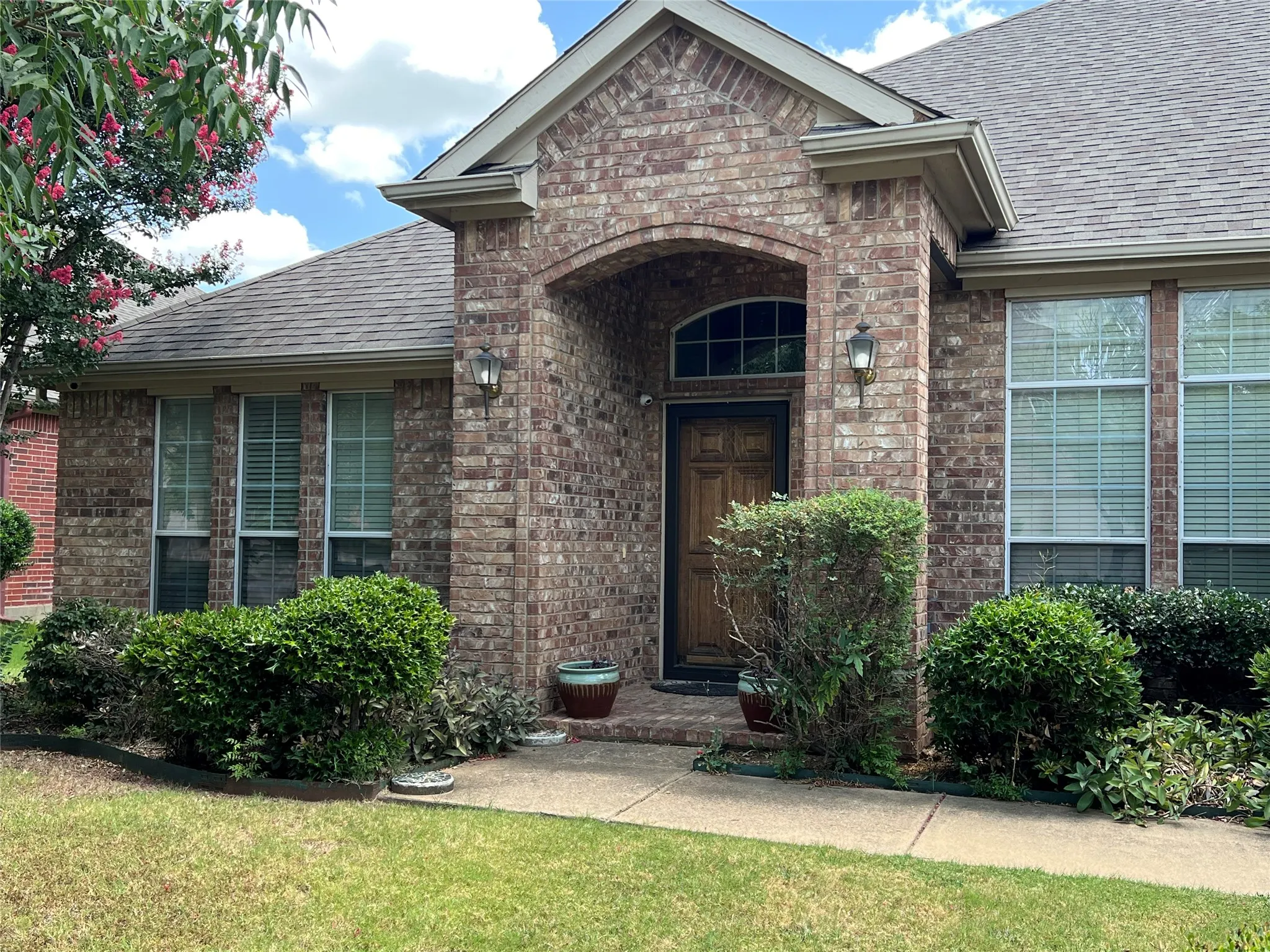 Single Family Residence For Sale in Tarrant County , 4605 Bellflower Way, Fort Worth, Texas 76123, 3 Bedroom, 2 Bathroom, 2 Garage spaces, 2,313 Sqft, built in 2003, mls#21310615, Real Estate Agent in Fort Worth, Homes For Sale in Tarrant county, Homes For Sale in Fort Worth, Realtor in Fort Worth Texas, Real Estate Brokerage Independent Realty Texas, Luminita Cordes Realtor