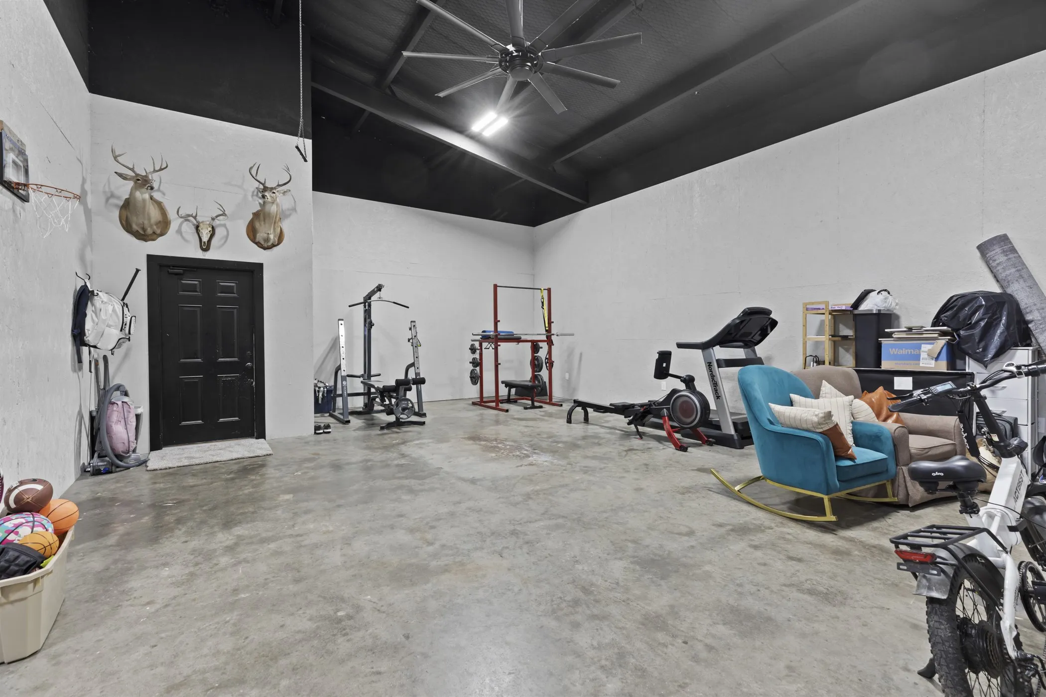 Single Family Residence For Sale in Van Zandt County , 931 VZ County Road 2306, Canton, Texas 75103, 4 Bedroom, 2 Bathroom, Garage spaces, 3,100 Sqft, built in 1998, mls#21316244, Real Estate Agent in Canton, Homes For Sale in Van Zandt county, Homes For Sale in Canton, Realtor in Canton Texas, Real Estate Brokerage Independent Realty Texas, Luminita Cordes Realtor