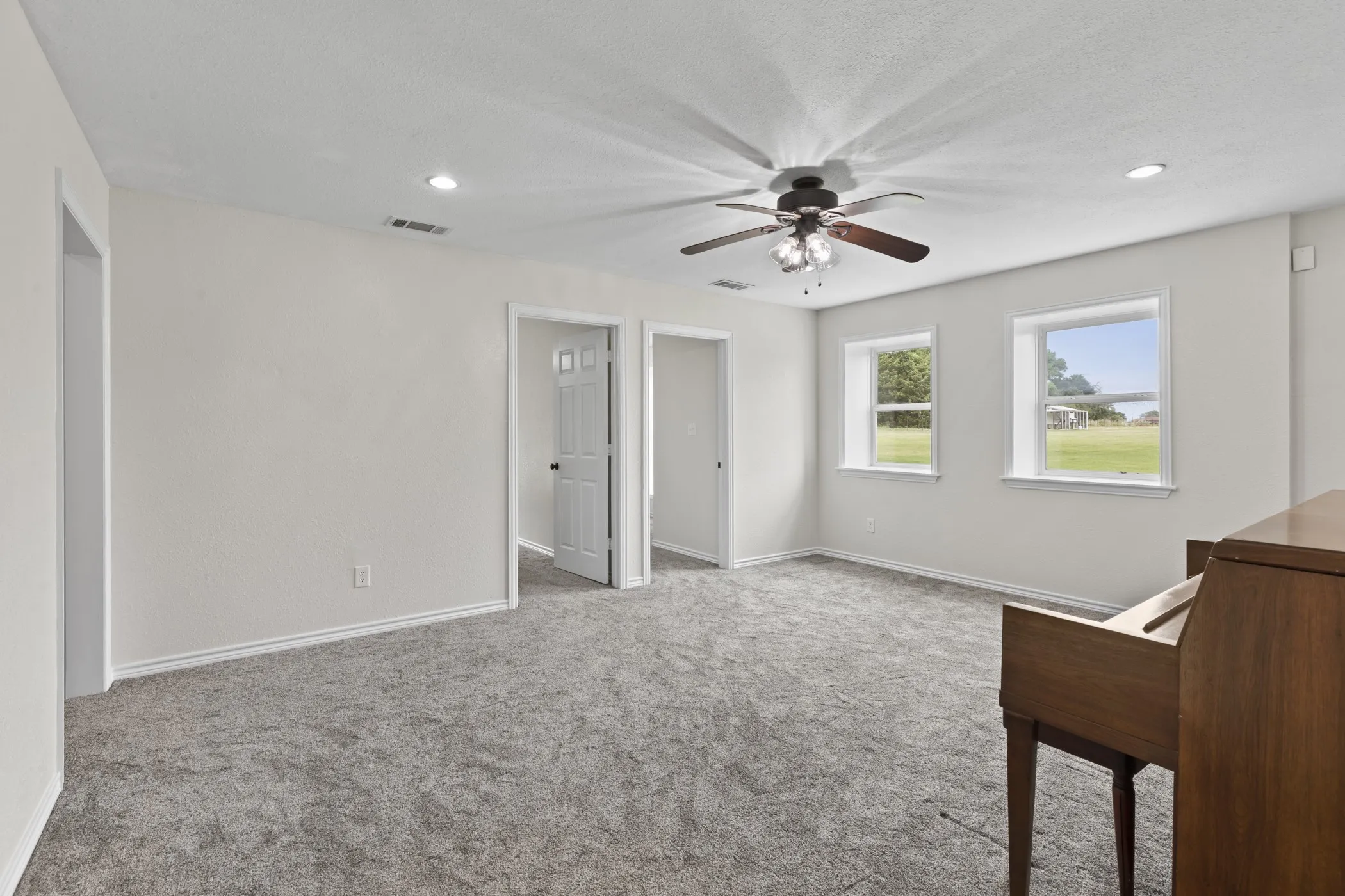 Single Family Residence For Sale in Van Zandt County , 931 VZ County Road 2306, Canton, Texas 75103, 4 Bedroom, 2 Bathroom, Garage spaces, 3,100 Sqft, built in 1998, mls#21316244, Real Estate Agent in Canton, Homes For Sale in Van Zandt county, Homes For Sale in Canton, Realtor in Canton Texas, Real Estate Brokerage Independent Realty Texas, Luminita Cordes Realtor