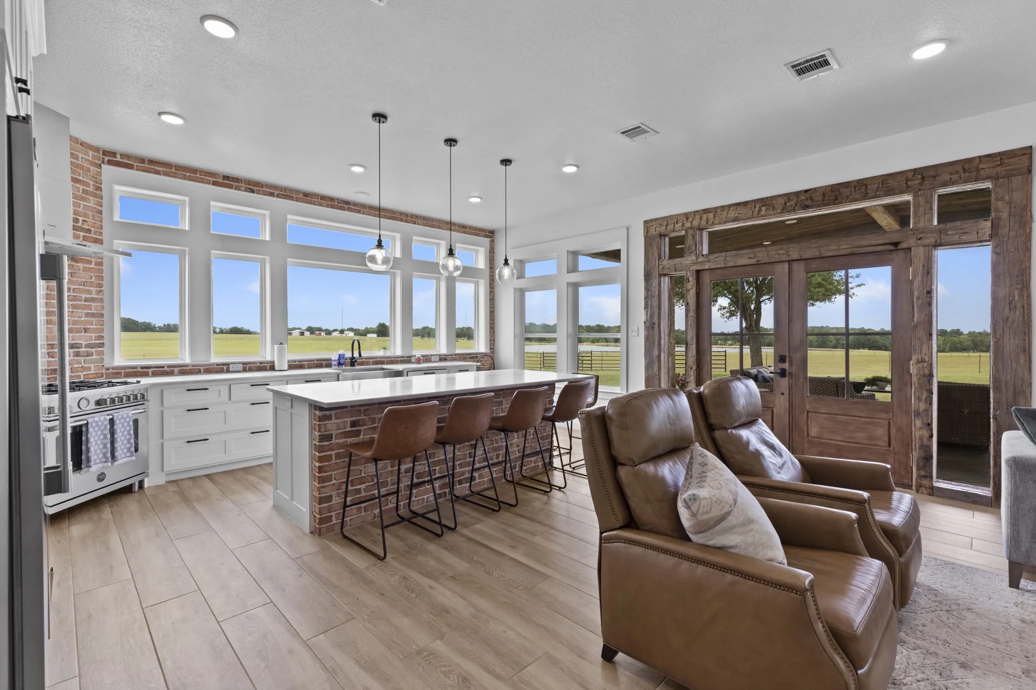 Single Family Residence For Sale in Van Zandt County , 931 VZ County Road 2306, Canton, Texas 75103, 4 Bedroom, 2 Bathroom, Garage spaces, 3,100 Sqft, built in 1998, mls#21316244, Real Estate Agent in Canton, Homes For Sale in Van Zandt county, Homes For Sale in Canton, Realtor in Canton Texas, Real Estate Brokerage Independent Realty Texas, Luminita Cordes Realtor