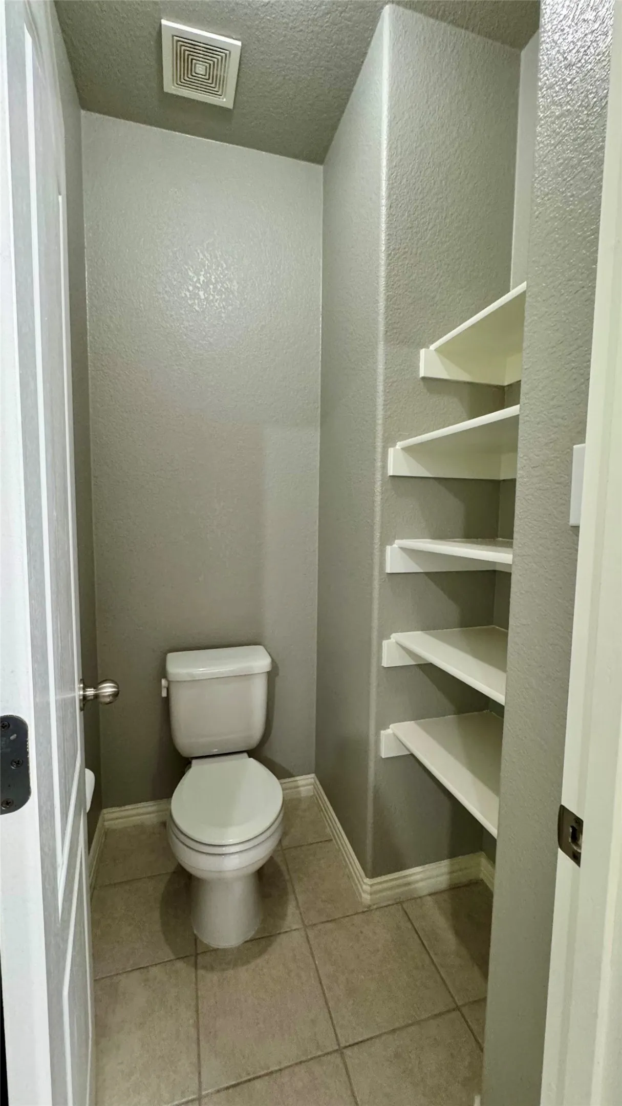 Single Family Residence For Sale in Dallas County , 6440 Parkstone Way, Dallas, Texas 75249, 3 Bedroom, 2 Bathroom, 2 Garage spaces, 1,791 Sqft, built in 2012, mls#21314608, Real Estate Agent in Dallas, Homes For Sale in Dallas county, Homes For Sale in Dallas, Realtor in Dallas Texas, Real Estate Brokerage Independent Realty Texas, Luminita Cordes Realtor