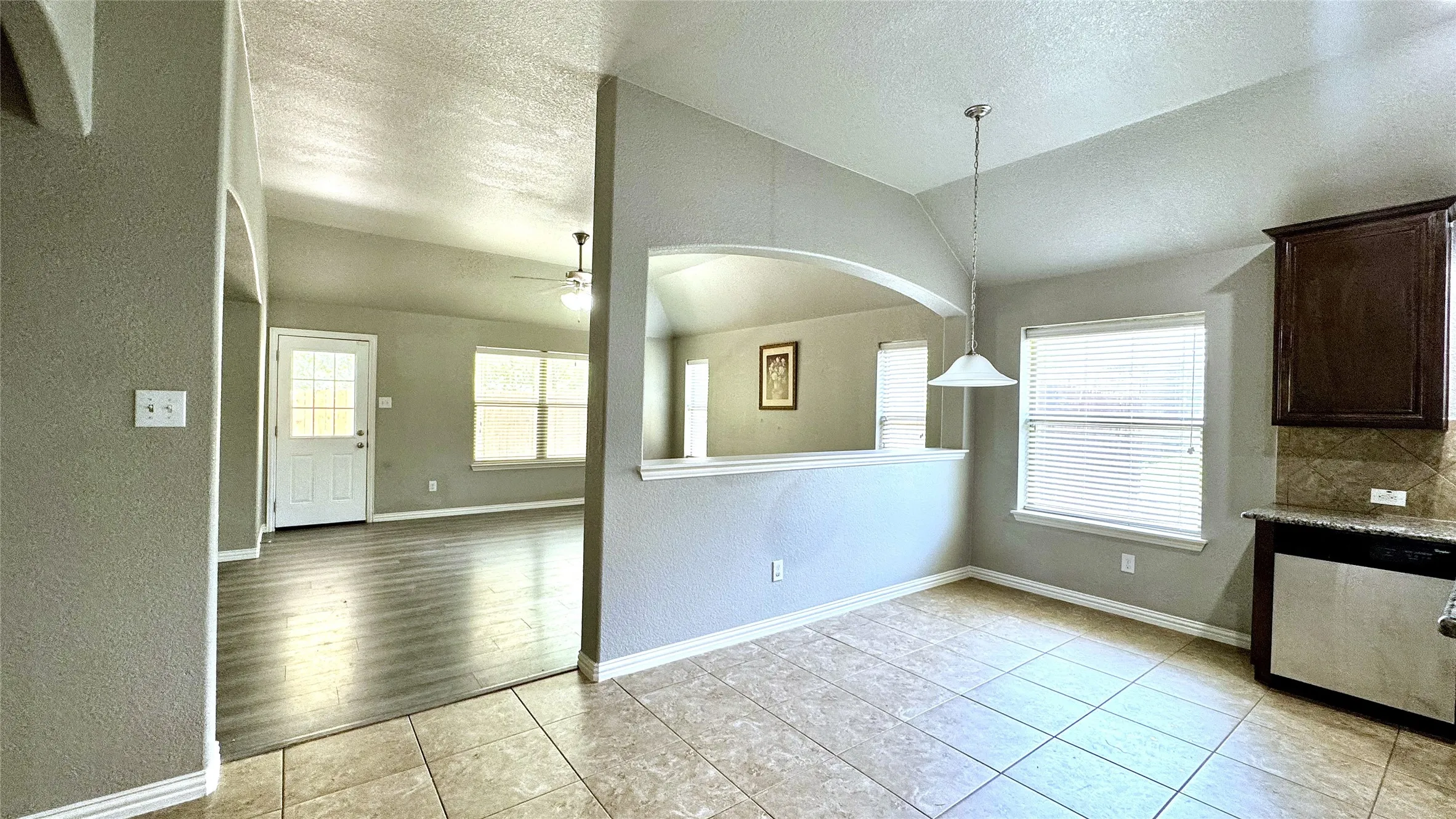 Single Family Residence For Sale in Dallas County , 6440 Parkstone Way, Dallas, Texas 75249, 3 Bedroom, 2 Bathroom, 2 Garage spaces, 1,791 Sqft, built in 2012, mls#21314608, Real Estate Agent in Dallas, Homes For Sale in Dallas county, Homes For Sale in Dallas, Realtor in Dallas Texas, Real Estate Brokerage Independent Realty Texas, Luminita Cordes Realtor