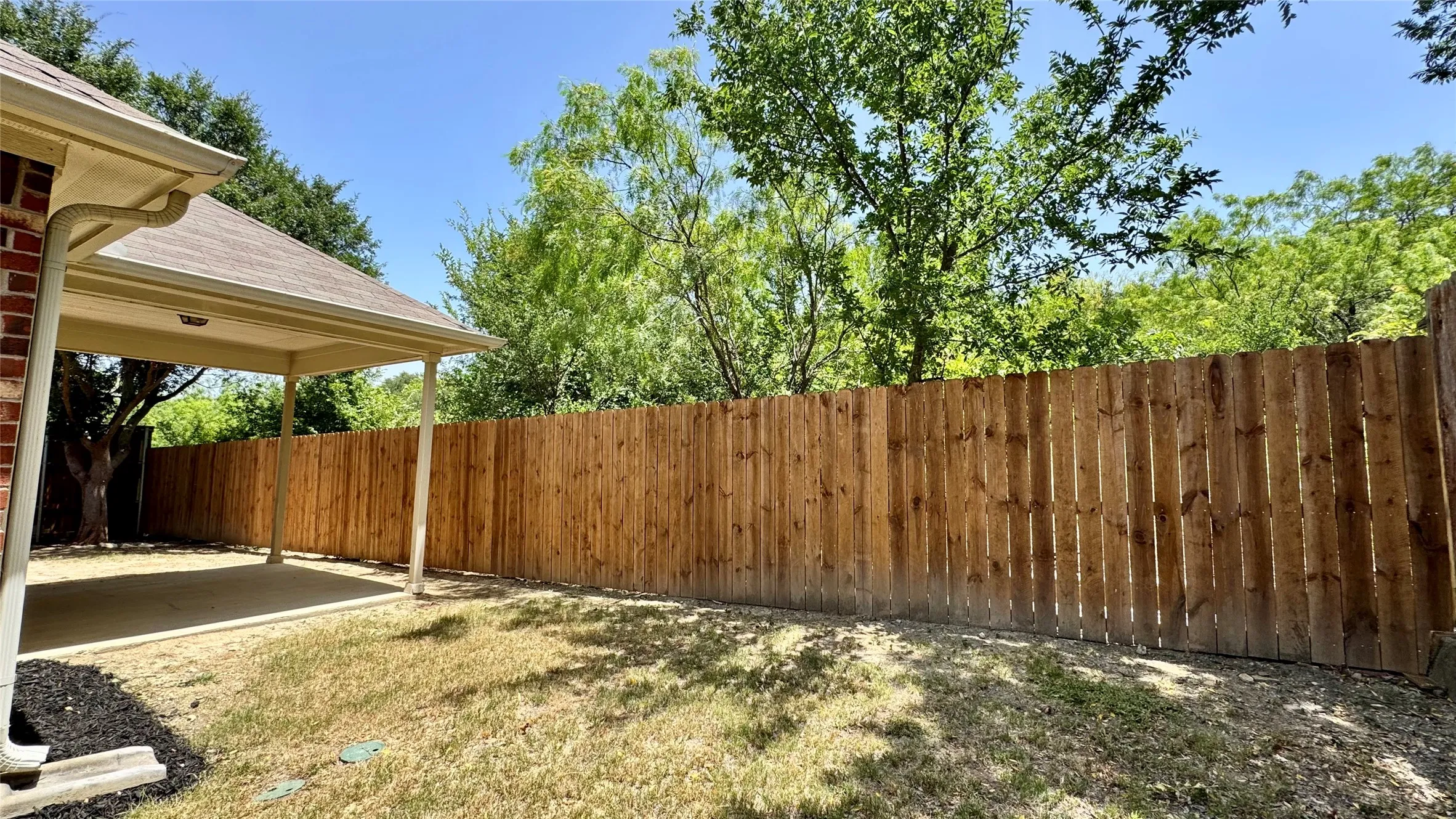 Single Family Residence For Sale in Dallas County , 6440 Parkstone Way, Dallas, Texas 75249, 3 Bedroom, 2 Bathroom, 2 Garage spaces, 1,791 Sqft, built in 2012, mls#21314608, Real Estate Agent in Dallas, Homes For Sale in Dallas county, Homes For Sale in Dallas, Realtor in Dallas Texas, Real Estate Brokerage Independent Realty Texas, Luminita Cordes Realtor