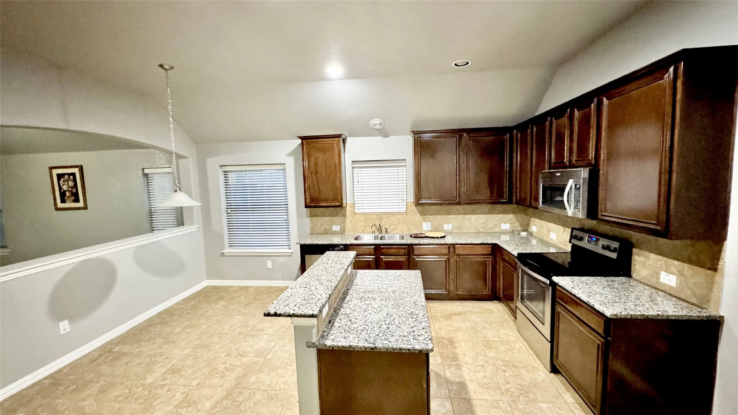 Single Family Residence For Sale in Dallas County , 6440 Parkstone Way, Dallas, Texas 75249, 3 Bedroom, 2 Bathroom, 2 Garage spaces, 1,791 Sqft, built in 2012, mls#21314608, Real Estate Agent in Dallas, Homes For Sale in Dallas county, Homes For Sale in Dallas, Realtor in Dallas Texas, Real Estate Brokerage Independent Realty Texas, Luminita Cordes Realtor