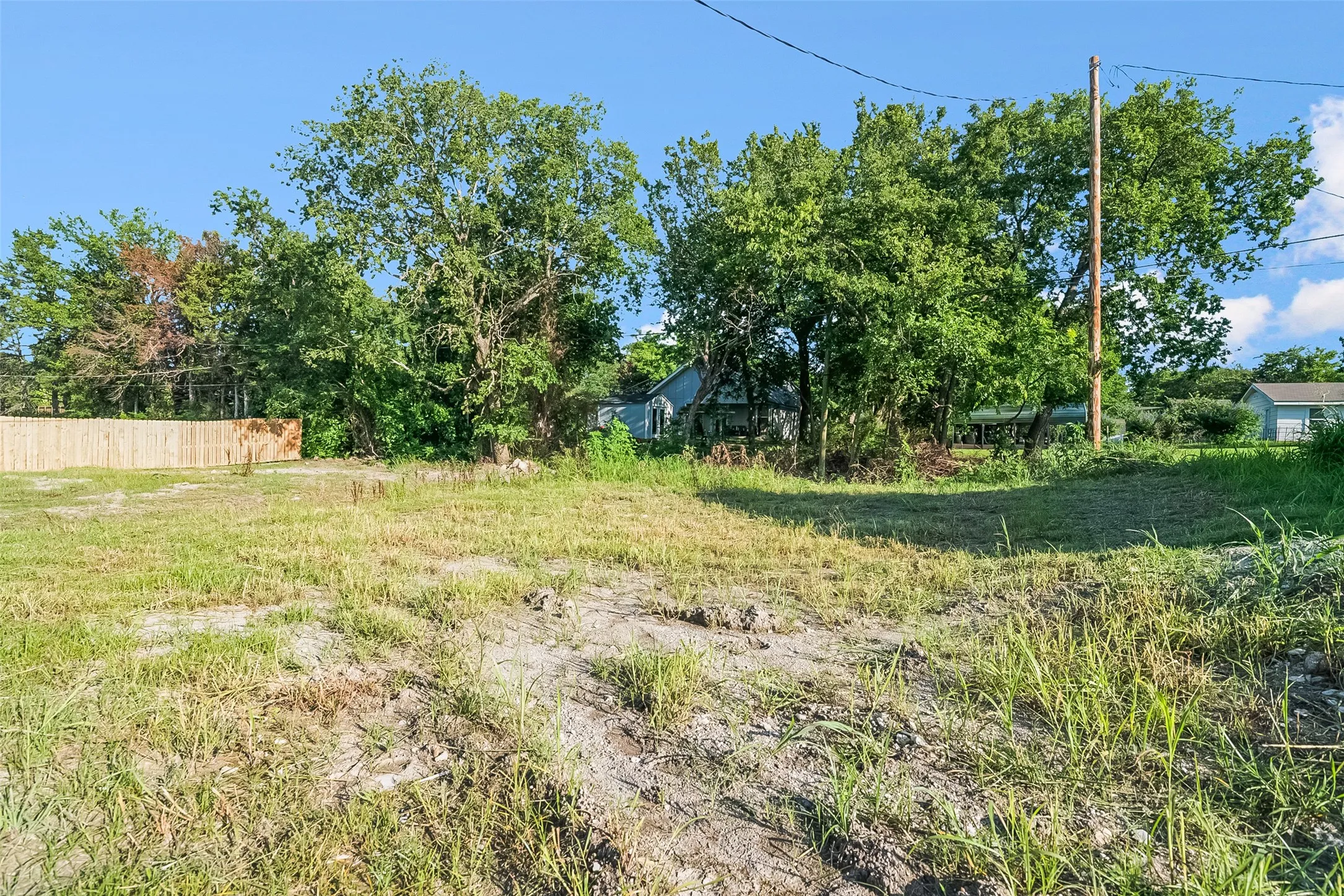 Single Family Residence For Sale in Grayson County , 211 W Elm Street, Whitewright, Texas 75491, 3 Bedroom, 2 Bathroom, Garage spaces, 1,165 Sqft, built in 2025, mls#21316387, Real Estate Agent in Whitewright, Homes For Sale in Grayson county, Homes For Sale in Whitewright, Realtor in Whitewright Texas, Real Estate Brokerage Independent Realty Texas, Luminita Cordes Realtor