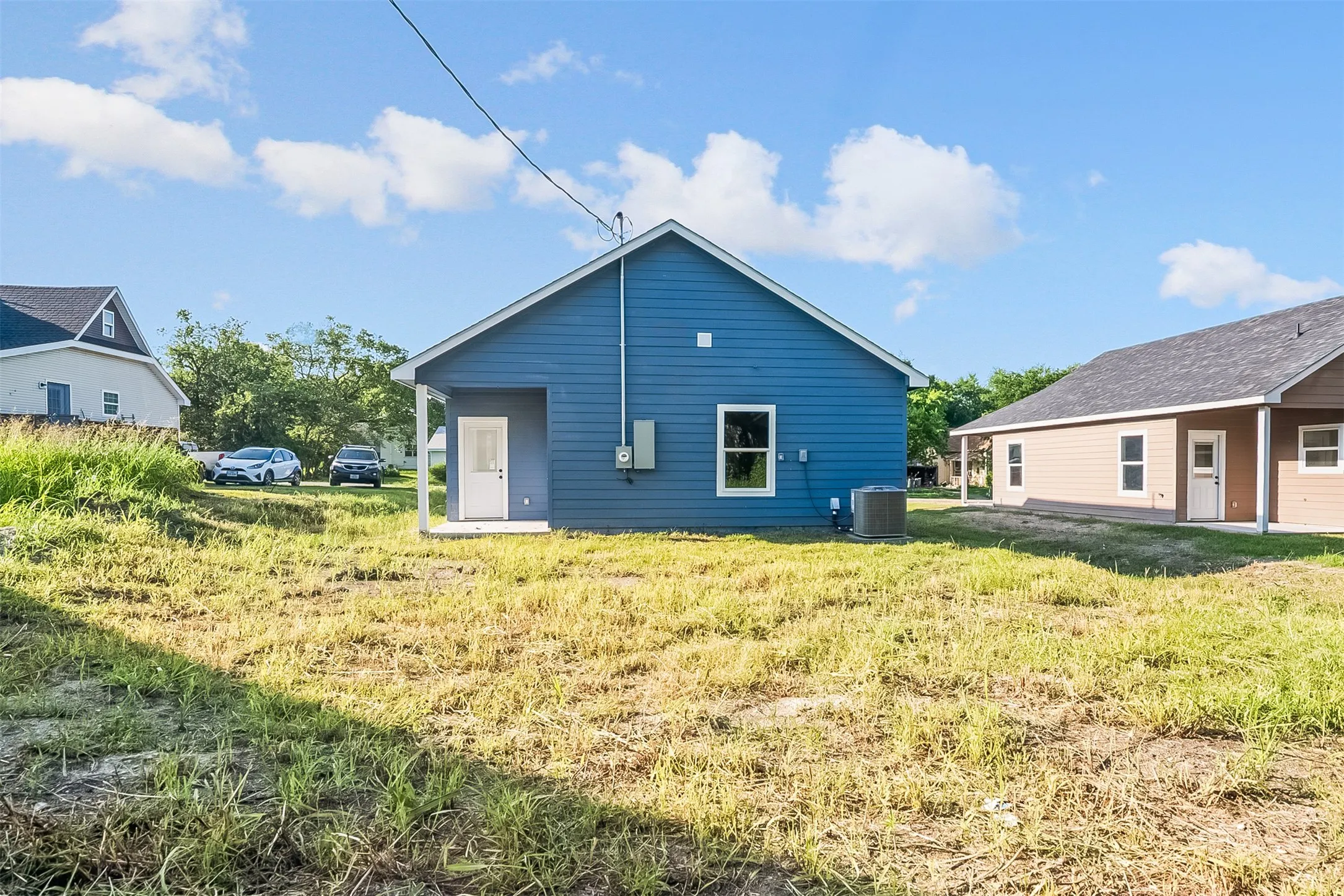 Single Family Residence For Sale in Grayson County , 211 W Elm Street, Whitewright, Texas 75491, 3 Bedroom, 2 Bathroom, Garage spaces, 1,165 Sqft, built in 2025, mls#21316387, Real Estate Agent in Whitewright, Homes For Sale in Grayson county, Homes For Sale in Whitewright, Realtor in Whitewright Texas, Real Estate Brokerage Independent Realty Texas, Luminita Cordes Realtor