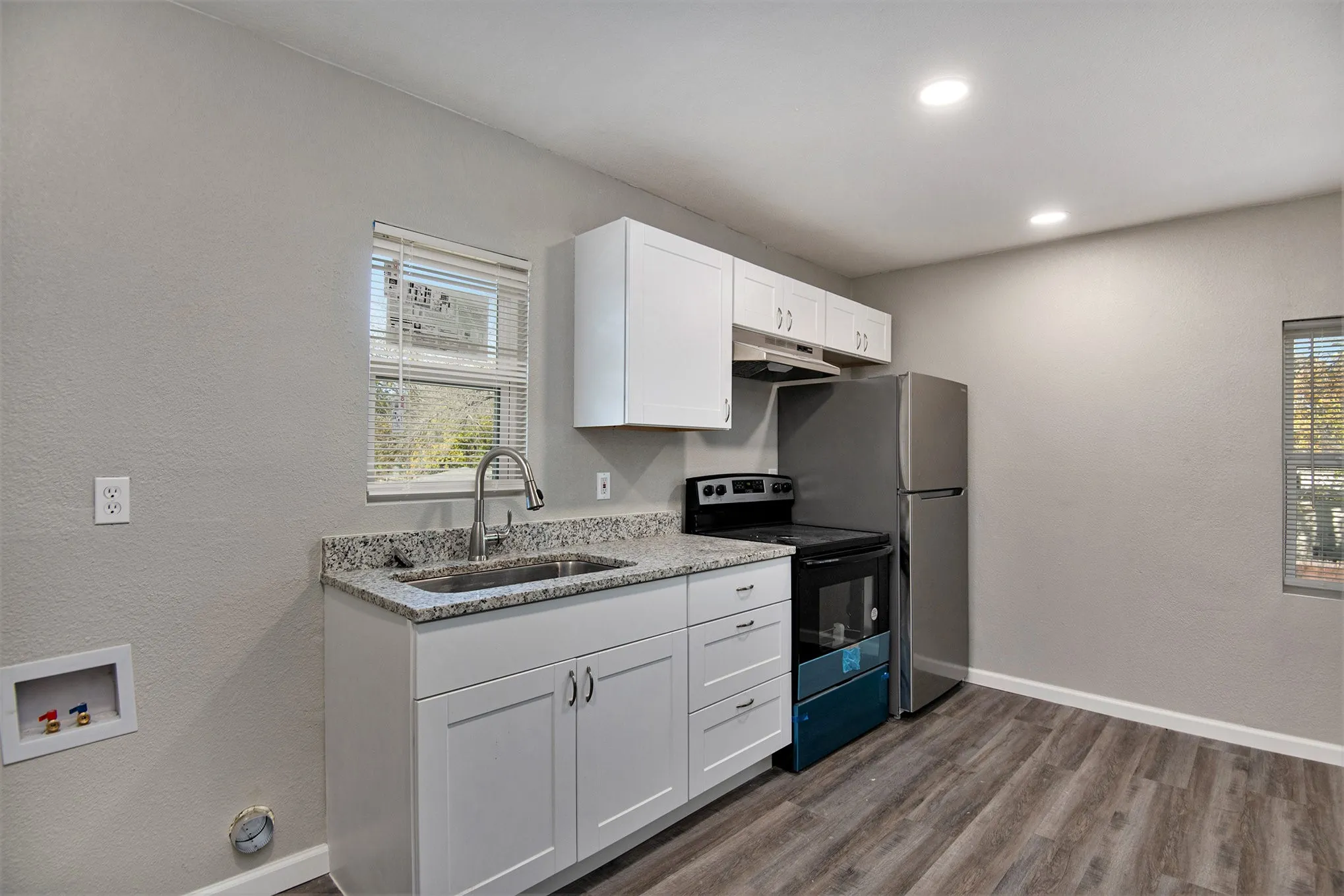 Single Family Residence For Rent in Dallas County , 408 Dawson Circle B, Grand Prairie, Texas 75051, 2 Bedroom, 1 Bathroom, 2 Garage spaces, 800 Sqft, built in 1953, mls#21316407, Real Estate Agent in Grand Prairie, Homes For Rent in Dallas county, Homes For Rent in Grand Prairie, Realtor in Grand Prairie Texas, Real Estate Brokerage Independent Realty Texas, Luminita Cordes Realtor