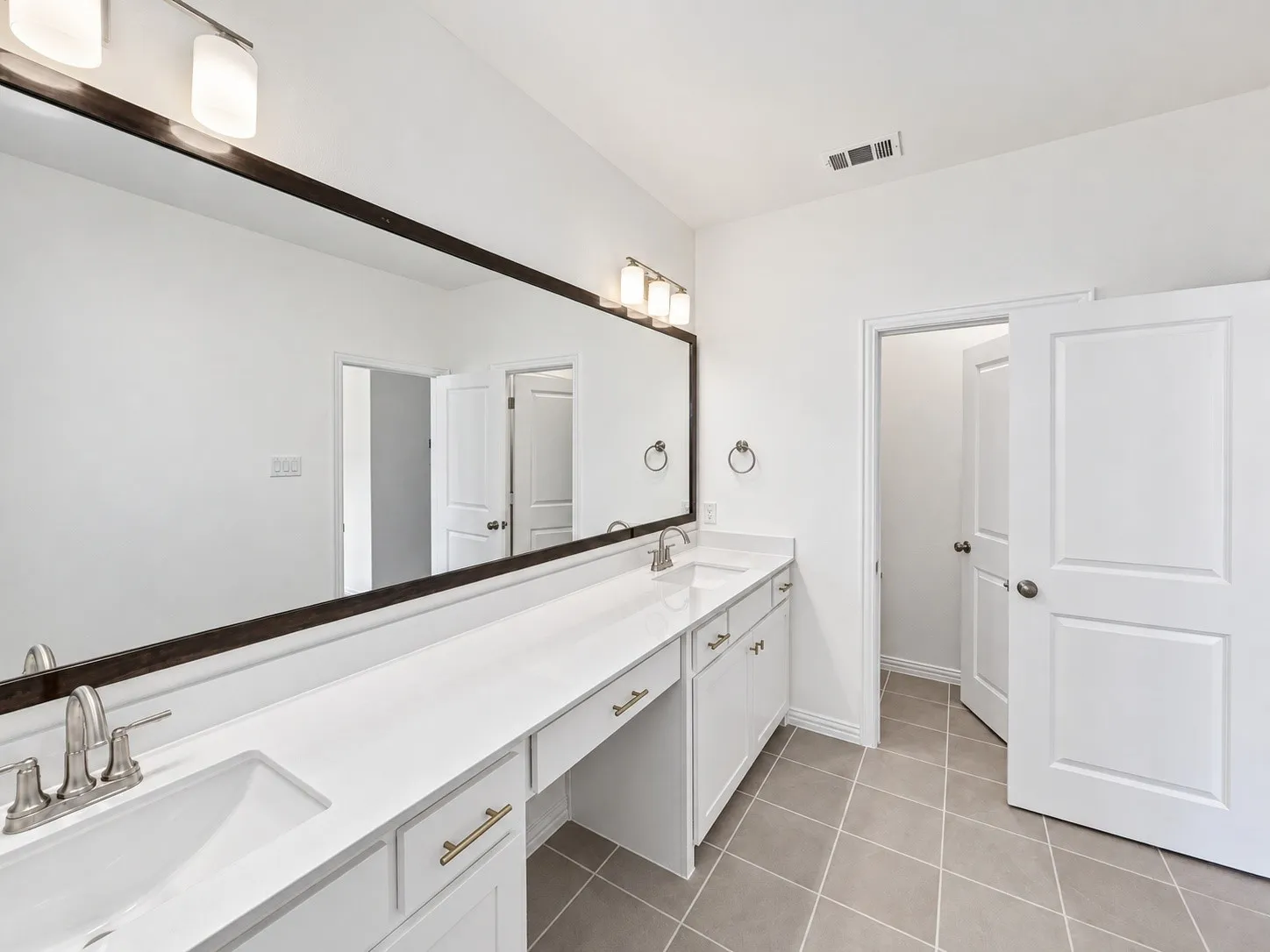 Townhouse For Rent in Collin County , 8980 Samara Street, Frisco, Texas 75035, 3 Bedroom, 3 Bathroom, 2 Garage spaces, 2,035 Sqft, built in 2024, mls#21316413, Real Estate Agent in Frisco, Homes For Rent in Collin county, Homes For Rent in Frisco, Realtor in Frisco Texas, Real Estate Brokerage Independent Realty Texas, Luminita Cordes Realtor
