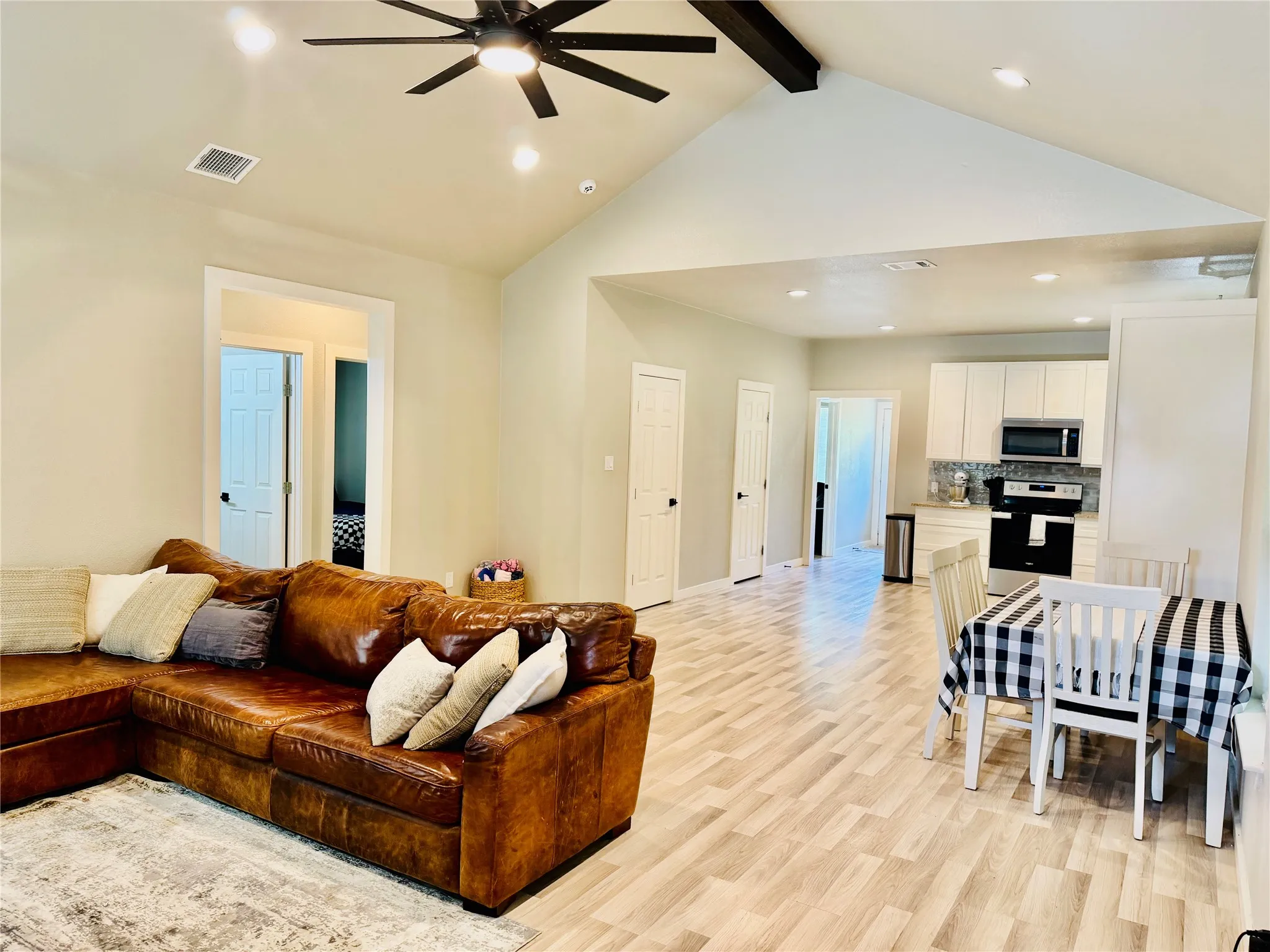 Single Family Residence For Sale in Hood County , 819 Arkansas River Drive, Granbury, Texas 76048, 3 Bedroom, 2 Bathroom, Garage spaces, 1,494 Sqft, built in 2022, Price $250,000, mls#21315478, Real Estate Agent in Granbury, Homes For Sale in Hood county, Homes For Sale in Granbury, Realtor in Granbury Texas, Real Estate Brokerage Independent Realty Texas, Luminita Cordes Realtor