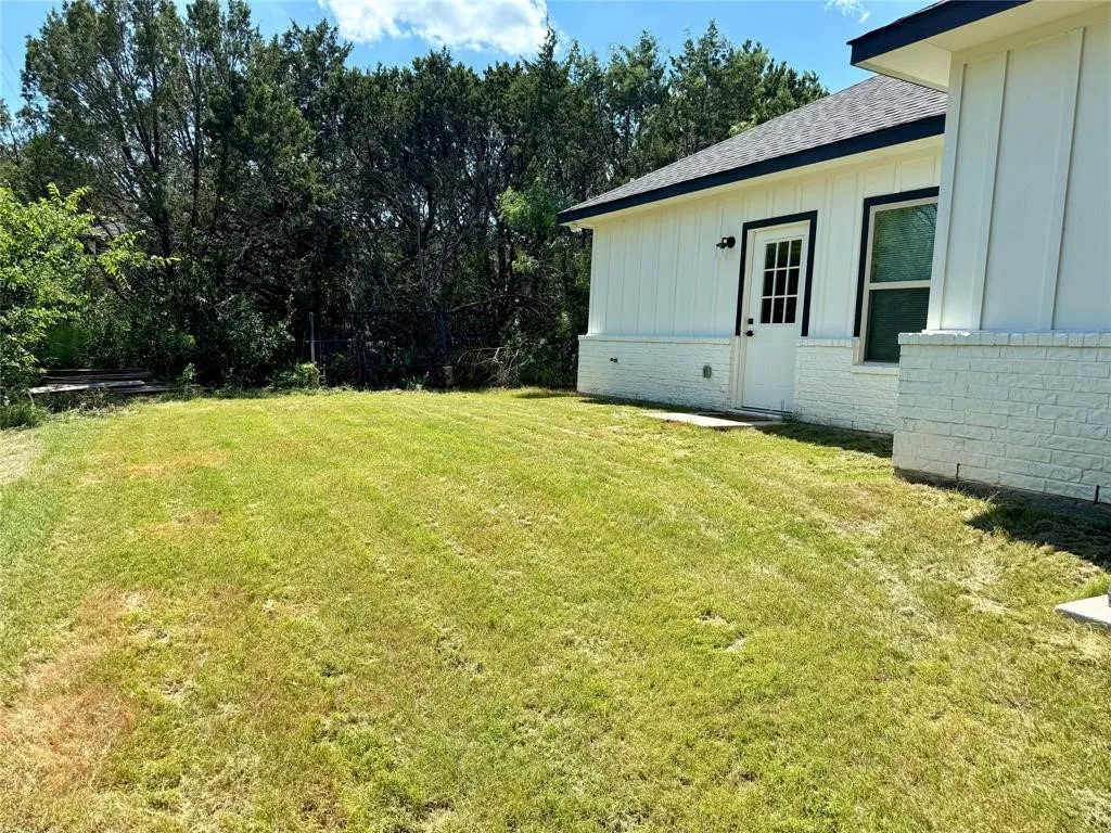 Single Family Residence For Sale in Hood County , 819 Arkansas River Drive, Granbury, Texas 76048, 3 Bedroom, 2 Bathroom, Garage spaces, 1,494 Sqft, built in 2022, Price $250,000, mls#21315478, Real Estate Agent in Granbury, Homes For Sale in Hood county, Homes For Sale in Granbury, Realtor in Granbury Texas, Real Estate Brokerage Independent Realty Texas, Luminita Cordes Realtor