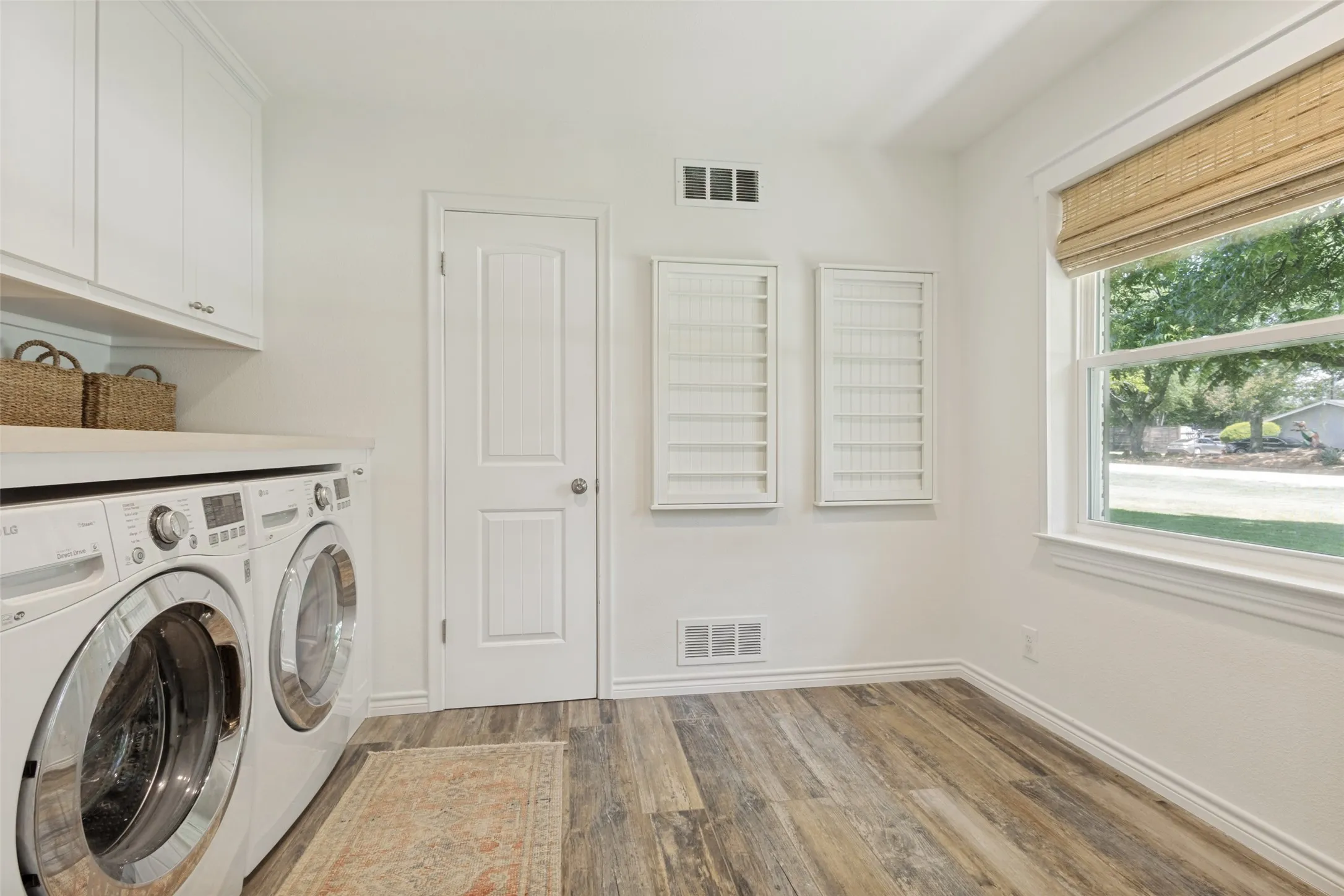 Single Family Residence For Sale in Denton County , 2601 Sherri Lane, Flower Mound, Texas 75028, 4 Bedroom, 2 Bathroom, 4 Garage spaces, 2,204 Sqft, built in 1978, mls#21316392, Real Estate Agent in Flower Mound, Homes For Sale in Denton county, Homes For Sale in Flower Mound, Realtor in Flower Mound Texas, Real Estate Brokerage Independent Realty Texas, Luminita Cordes Realtor