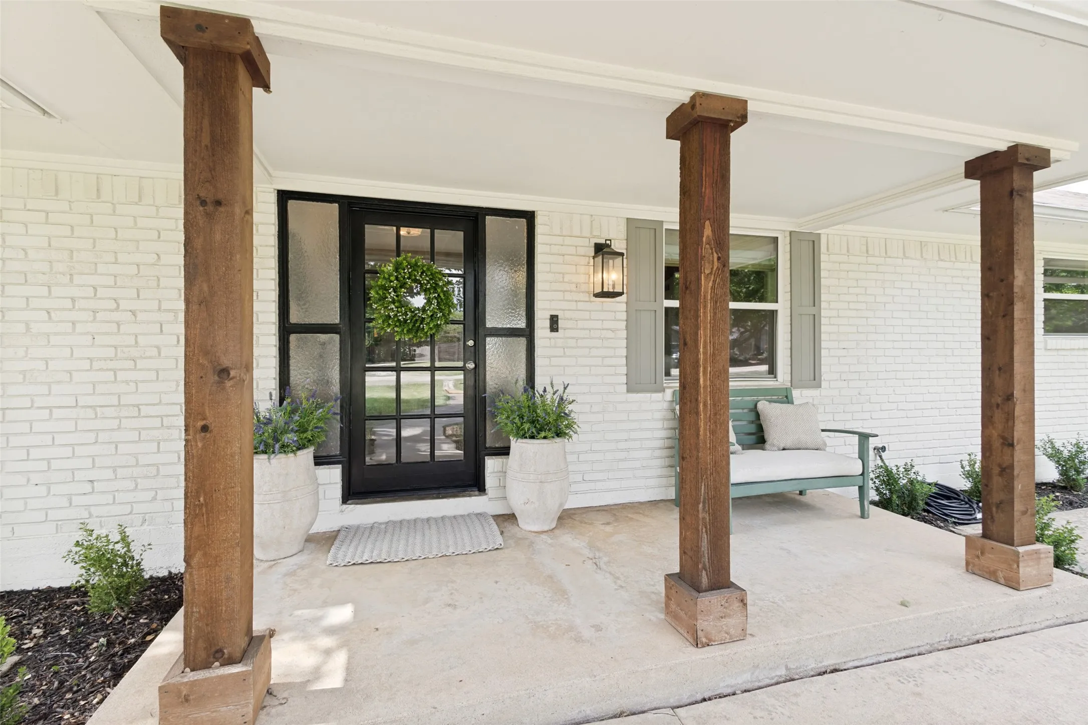 Single Family Residence For Sale in Denton County , 2601 Sherri Lane, Flower Mound, Texas 75028, 4 Bedroom, 2 Bathroom, 4 Garage spaces, 2,204 Sqft, built in 1978, mls#21316392, Real Estate Agent in Flower Mound, Homes For Sale in Denton county, Homes For Sale in Flower Mound, Realtor in Flower Mound Texas, Real Estate Brokerage Independent Realty Texas, Luminita Cordes Realtor