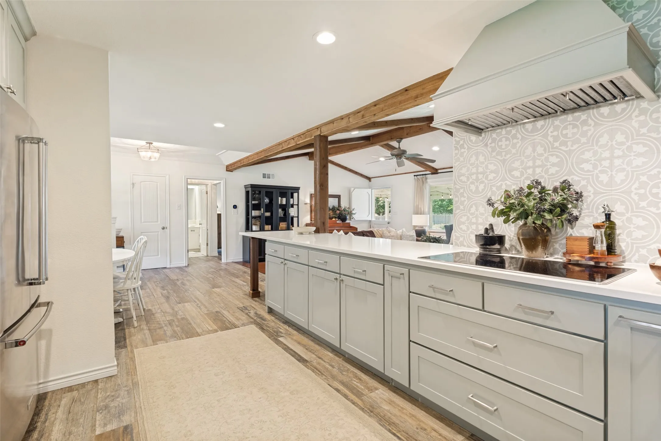 Single Family Residence For Sale in Denton County , 2601 Sherri Lane, Flower Mound, Texas 75028, 4 Bedroom, 2 Bathroom, 4 Garage spaces, 2,204 Sqft, built in 1978, mls#21316392, Real Estate Agent in Flower Mound, Homes For Sale in Denton county, Homes For Sale in Flower Mound, Realtor in Flower Mound Texas, Real Estate Brokerage Independent Realty Texas, Luminita Cordes Realtor