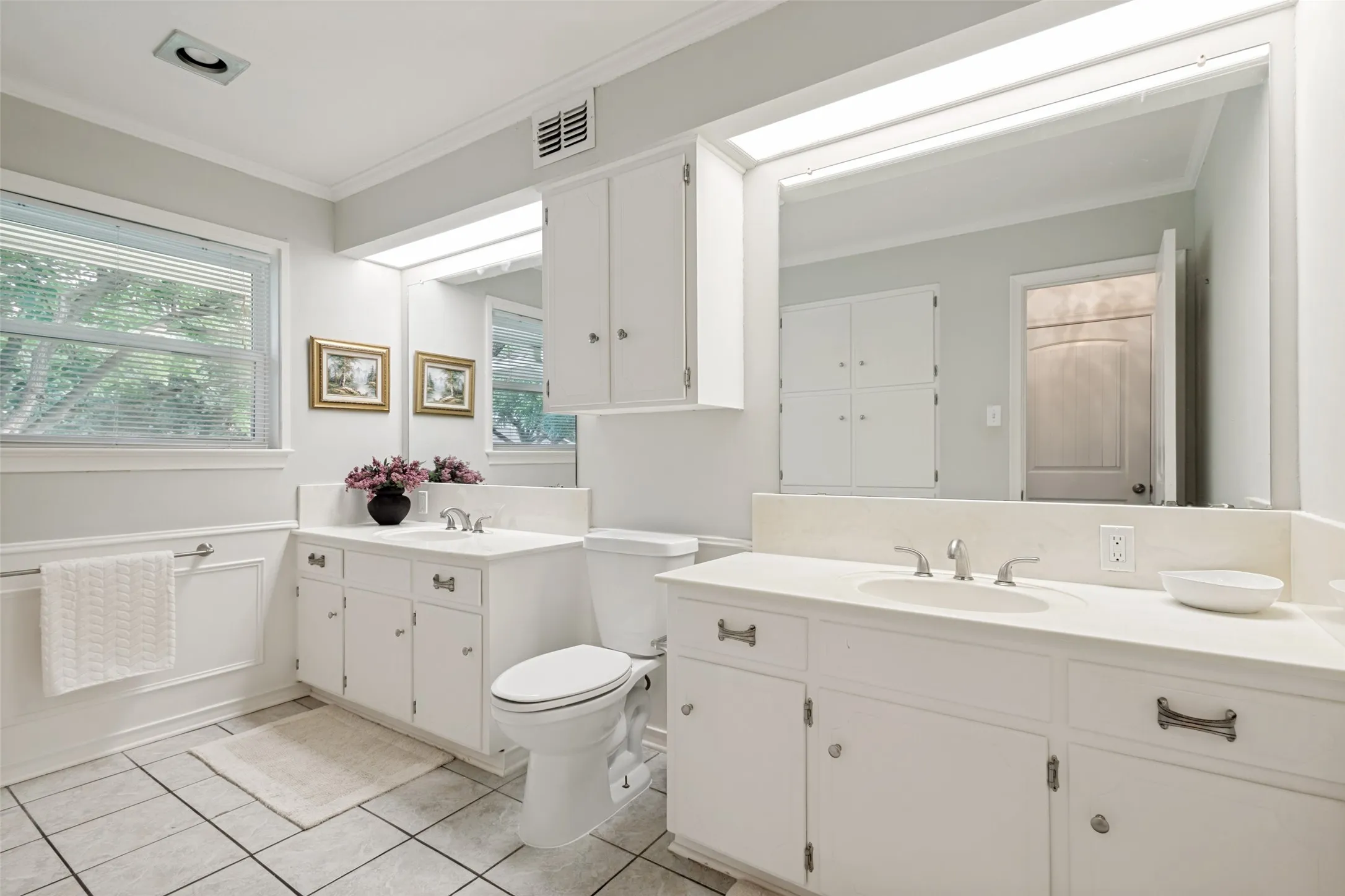 Single Family Residence For Sale in Denton County , 2601 Sherri Lane, Flower Mound, Texas 75028, 4 Bedroom, 2 Bathroom, 4 Garage spaces, 2,204 Sqft, built in 1978, mls#21316392, Real Estate Agent in Flower Mound, Homes For Sale in Denton county, Homes For Sale in Flower Mound, Realtor in Flower Mound Texas, Real Estate Brokerage Independent Realty Texas, Luminita Cordes Realtor