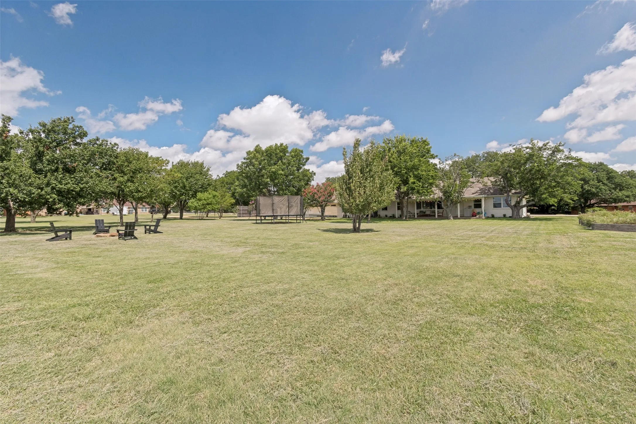Single Family Residence For Sale in Denton County , 2601 Sherri Lane, Flower Mound, Texas 75028, 4 Bedroom, 2 Bathroom, 4 Garage spaces, 2,204 Sqft, built in 1978, mls#21316392, Real Estate Agent in Flower Mound, Homes For Sale in Denton county, Homes For Sale in Flower Mound, Realtor in Flower Mound Texas, Real Estate Brokerage Independent Realty Texas, Luminita Cordes Realtor