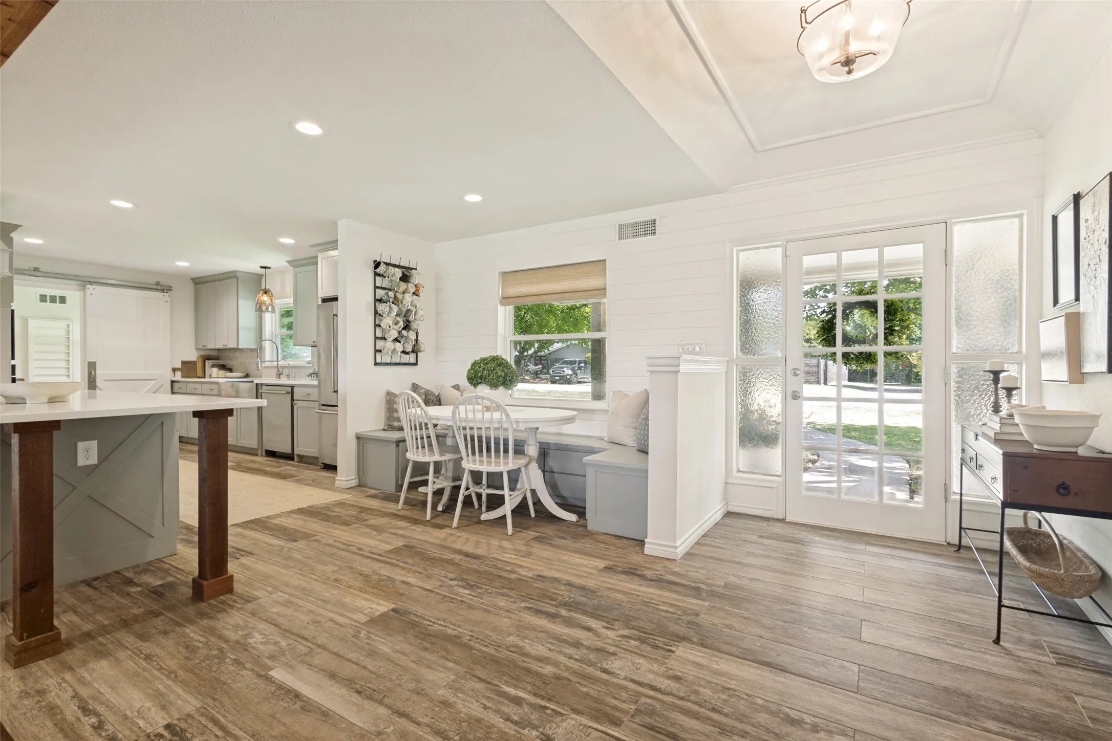 Single Family Residence For Sale in Denton County , 2601 Sherri Lane, Flower Mound, Texas 75028, 4 Bedroom, 2 Bathroom, 4 Garage spaces, 2,204 Sqft, built in 1978, mls#21316392, Real Estate Agent in Flower Mound, Homes For Sale in Denton county, Homes For Sale in Flower Mound, Realtor in Flower Mound Texas, Real Estate Brokerage Independent Realty Texas, Luminita Cordes Realtor