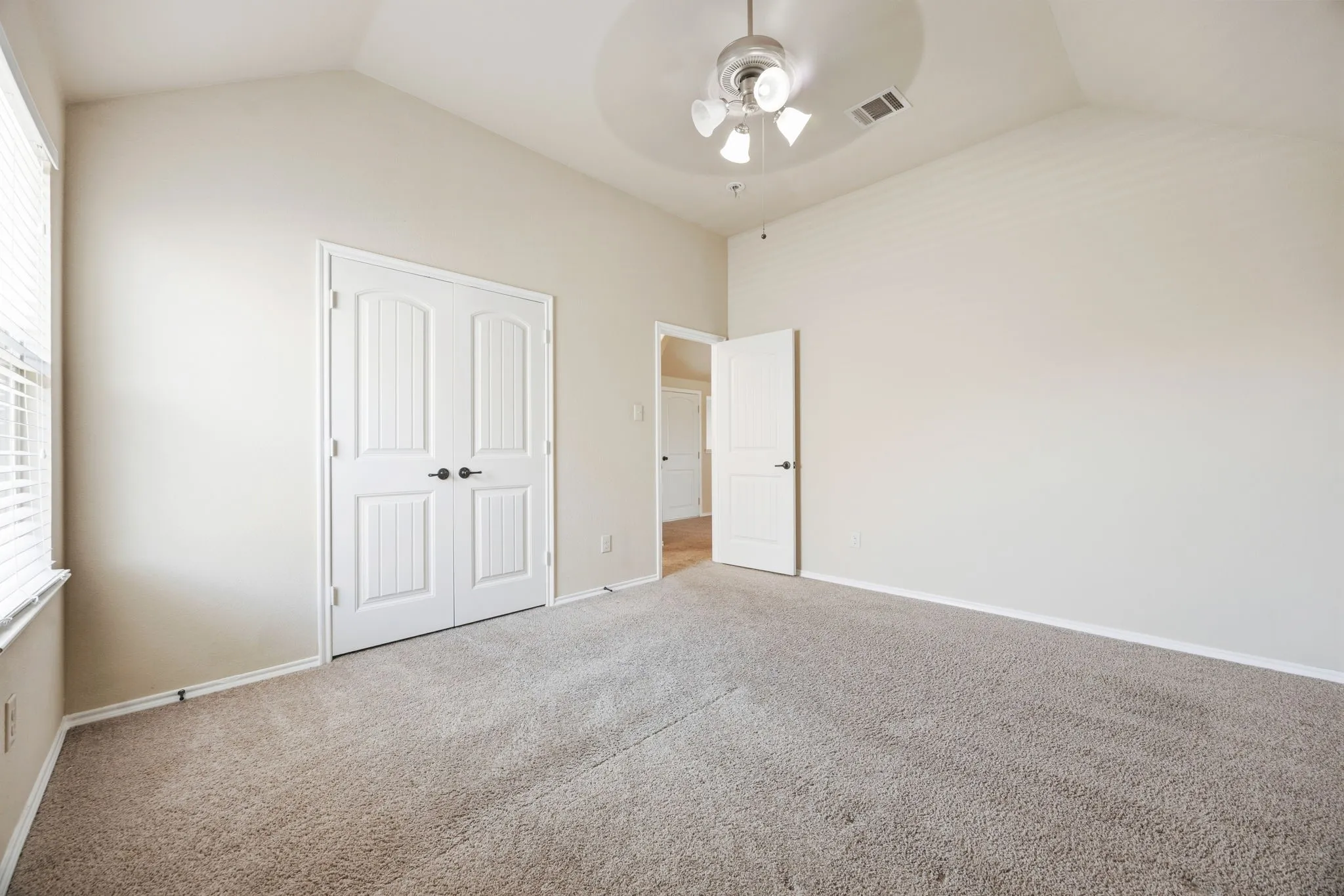 Single Family Residence For Rent in Collin County , 1445 Bateman Lane, Celina, Texas 75009, 4 Bedroom, 4 Bathroom, 2 Garage spaces, 2,743 Sqft, built in 2014, mls#21316439, Real Estate Agent in Celina, Homes For Rent in Collin county, Homes For Rent in Celina, Realtor in Celina Texas, Real Estate Brokerage Independent Realty Texas, Luminita Cordes Realtor