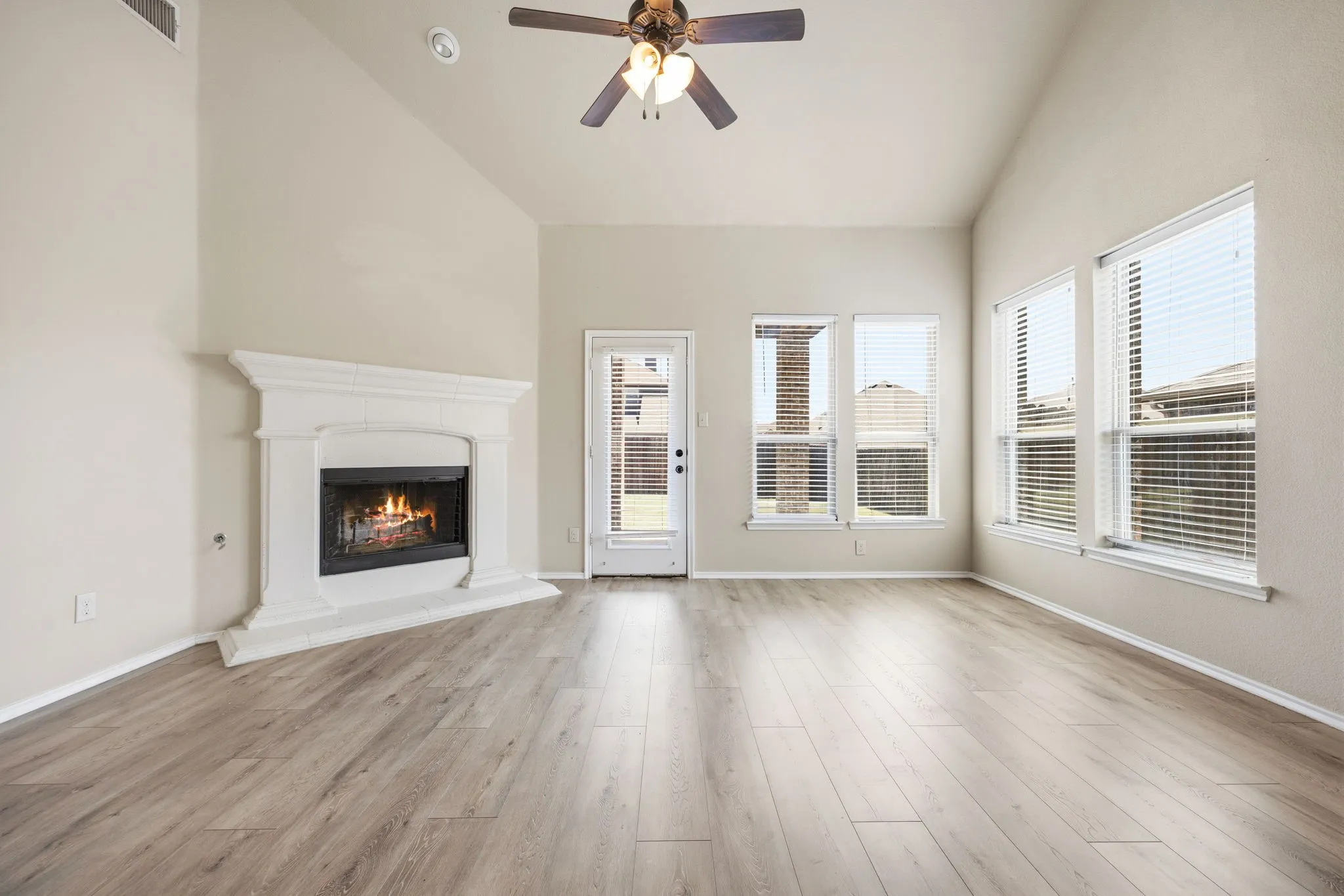 Single Family Residence For Rent in Collin County , 1445 Bateman Lane, Celina, Texas 75009, 4 Bedroom, 4 Bathroom, 2 Garage spaces, 2,743 Sqft, built in 2014, mls#21316439, Real Estate Agent in Celina, Homes For Rent in Collin county, Homes For Rent in Celina, Realtor in Celina Texas, Real Estate Brokerage Independent Realty Texas, Luminita Cordes Realtor