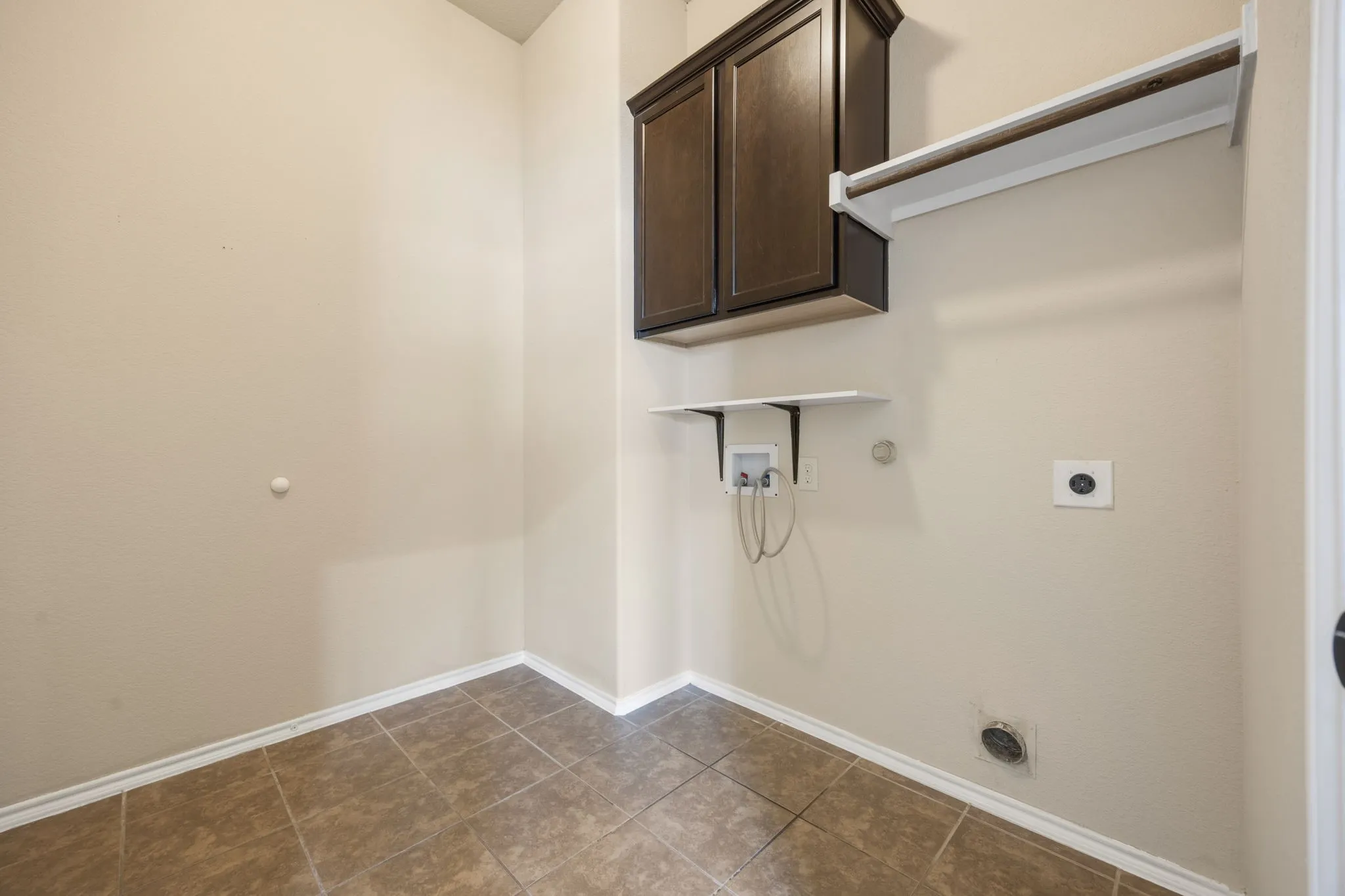 Single Family Residence For Rent in Collin County , 1445 Bateman Lane, Celina, Texas 75009, 4 Bedroom, 4 Bathroom, 2 Garage spaces, 2,743 Sqft, built in 2014, mls#21316439, Real Estate Agent in Celina, Homes For Rent in Collin county, Homes For Rent in Celina, Realtor in Celina Texas, Real Estate Brokerage Independent Realty Texas, Luminita Cordes Realtor