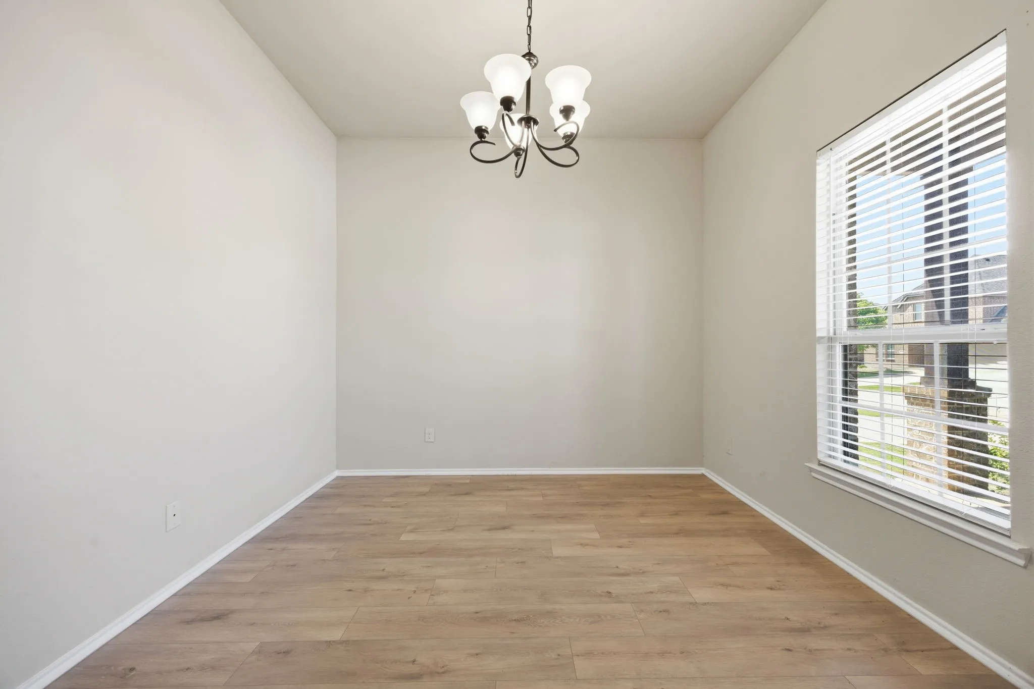 Single Family Residence For Rent in Collin County , 1445 Bateman Lane, Celina, Texas 75009, 4 Bedroom, 4 Bathroom, 2 Garage spaces, 2,743 Sqft, built in 2014, mls#21316439, Real Estate Agent in Celina, Homes For Rent in Collin county, Homes For Rent in Celina, Realtor in Celina Texas, Real Estate Brokerage Independent Realty Texas, Luminita Cordes Realtor
