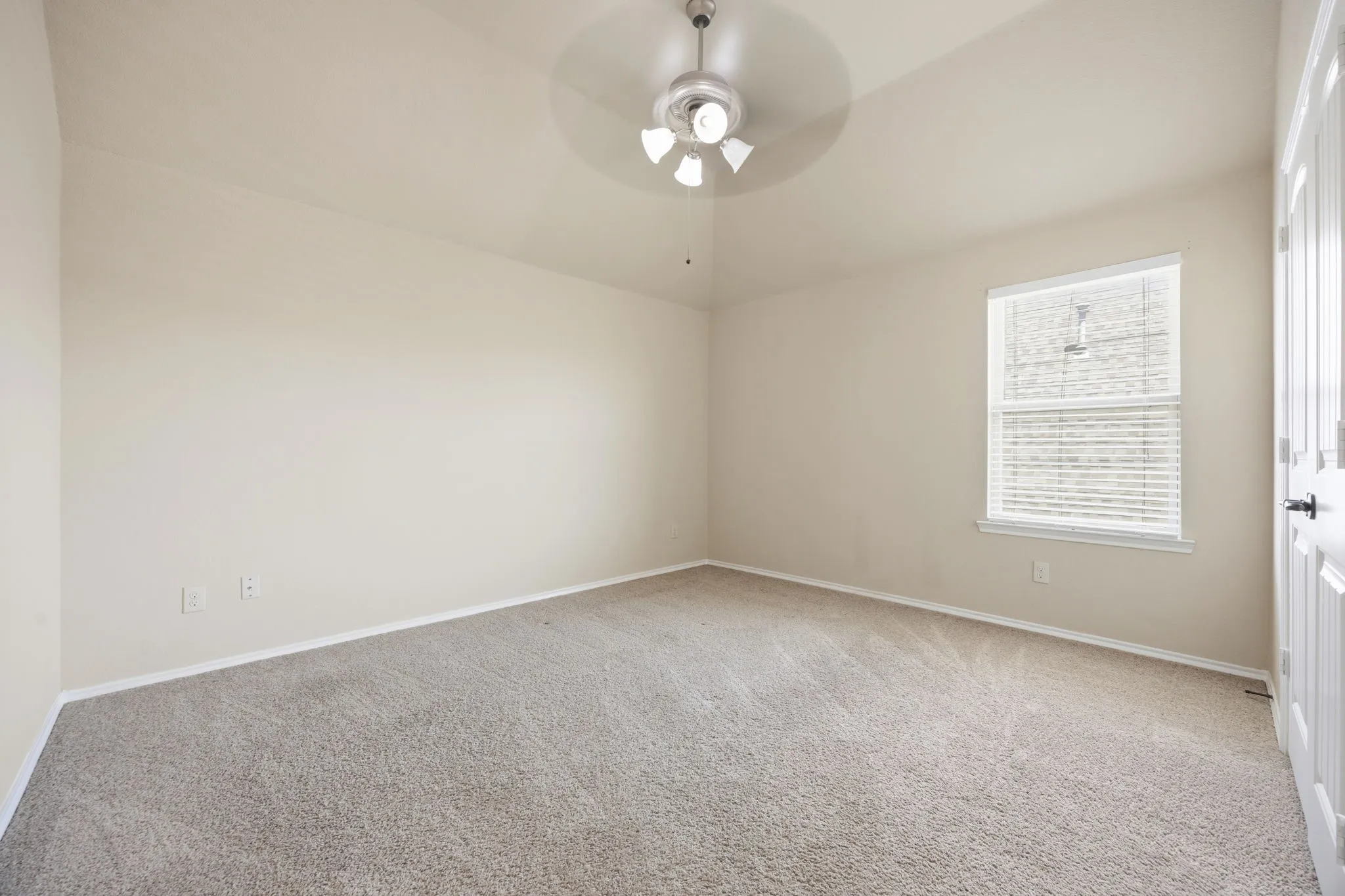 Single Family Residence For Rent in Collin County , 1445 Bateman Lane, Celina, Texas 75009, 4 Bedroom, 4 Bathroom, 2 Garage spaces, 2,743 Sqft, built in 2014, mls#21316439, Real Estate Agent in Celina, Homes For Rent in Collin county, Homes For Rent in Celina, Realtor in Celina Texas, Real Estate Brokerage Independent Realty Texas, Luminita Cordes Realtor