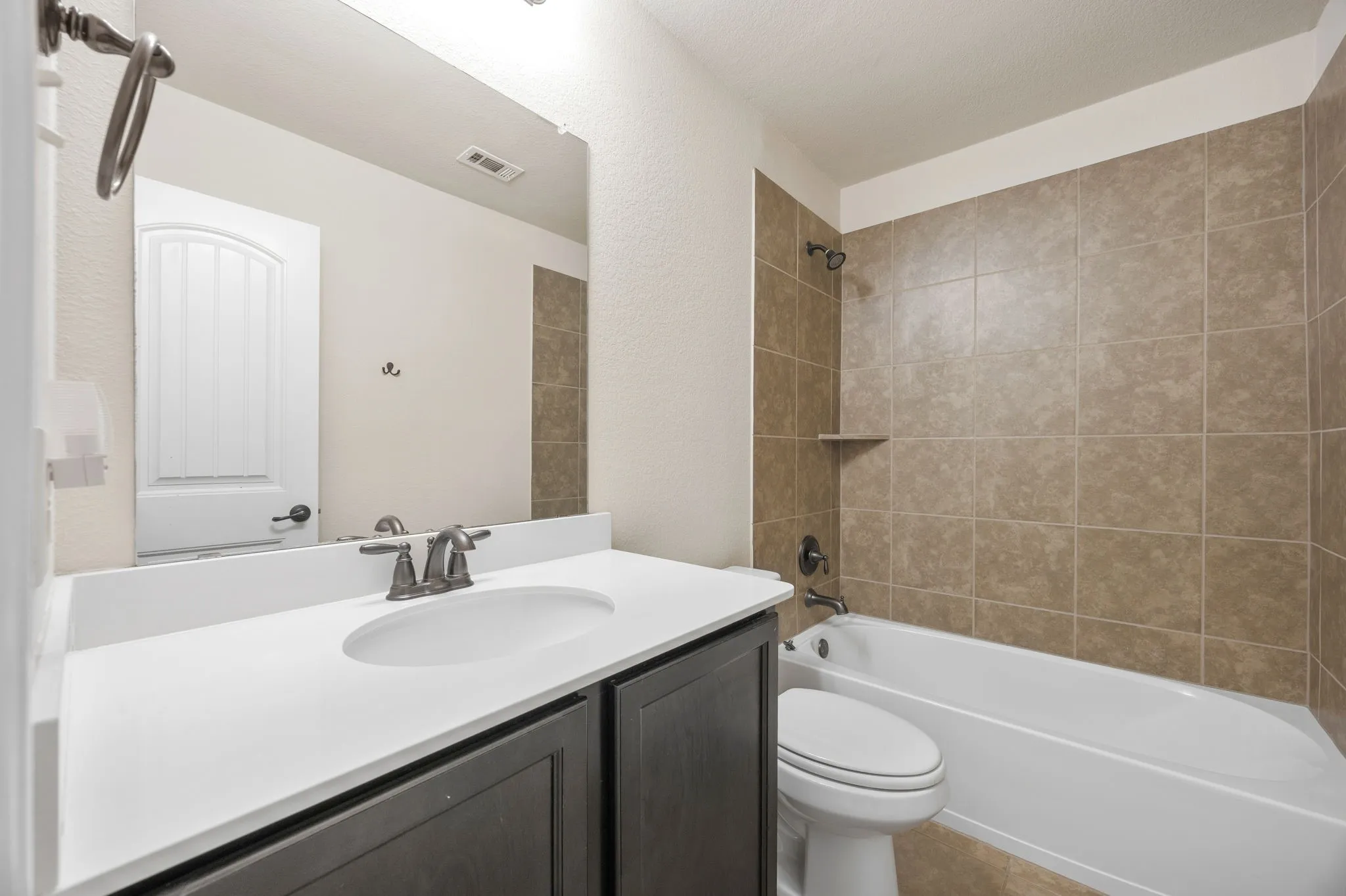Single Family Residence For Rent in Collin County , 1445 Bateman Lane, Celina, Texas 75009, 4 Bedroom, 4 Bathroom, 2 Garage spaces, 2,743 Sqft, built in 2014, mls#21316439, Real Estate Agent in Celina, Homes For Rent in Collin county, Homes For Rent in Celina, Realtor in Celina Texas, Real Estate Brokerage Independent Realty Texas, Luminita Cordes Realtor