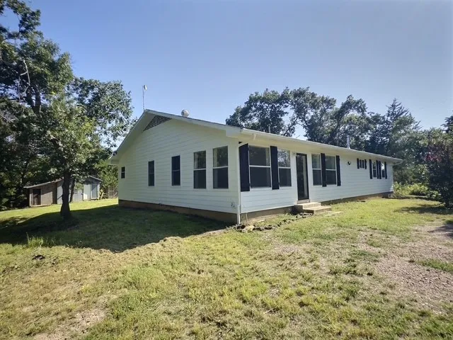 Single Family Residence For Sale in Grayson County , 4078 FM121, Van Alstyne, Texas 75495, 4 Bedroom, 3 Bathroom, 1 Garage spaces, 2,396 Sqft, built in 1975, mls#21315116, Real Estate Agent in Van Alstyne, Homes For Sale in Grayson county, Homes For Sale in Van Alstyne, Realtor in Van Alstyne Texas, Real Estate Brokerage Independent Realty Texas, Luminita Cordes Realtor