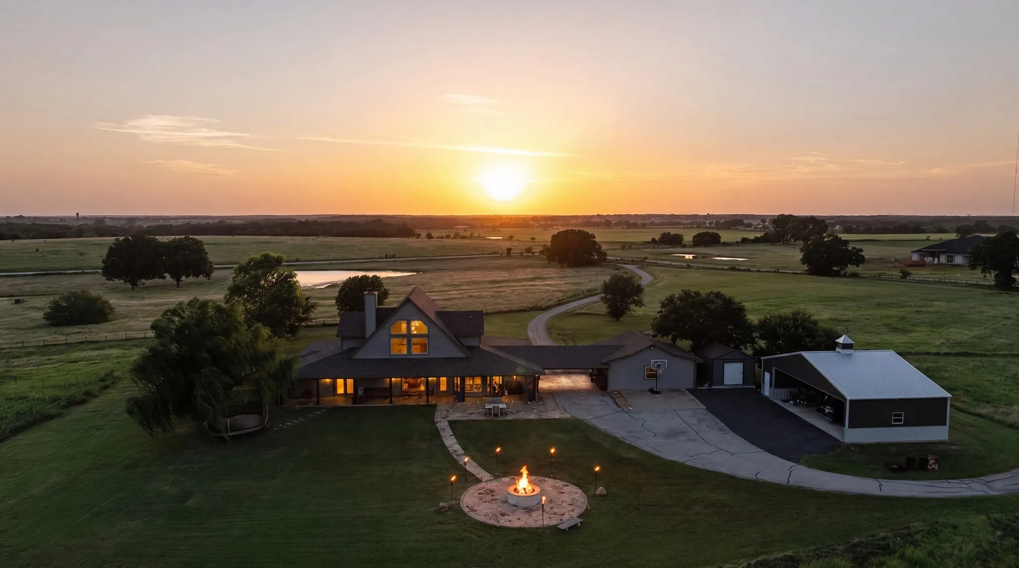 Single Family Residence For Sale in Grayson County , 360 Pop Noah Road, Collinsville, Texas 76233, 4 Bedroom, 5 Bathroom, Garage spaces, 3,537 Sqft, built in 1996, mls#21315751, Real Estate Agent in Collinsville, Homes For Sale in Grayson county, Homes For Sale in Collinsville, Realtor in Collinsville Texas, Real Estate Brokerage Independent Realty Texas, Luminita Cordes Realtor