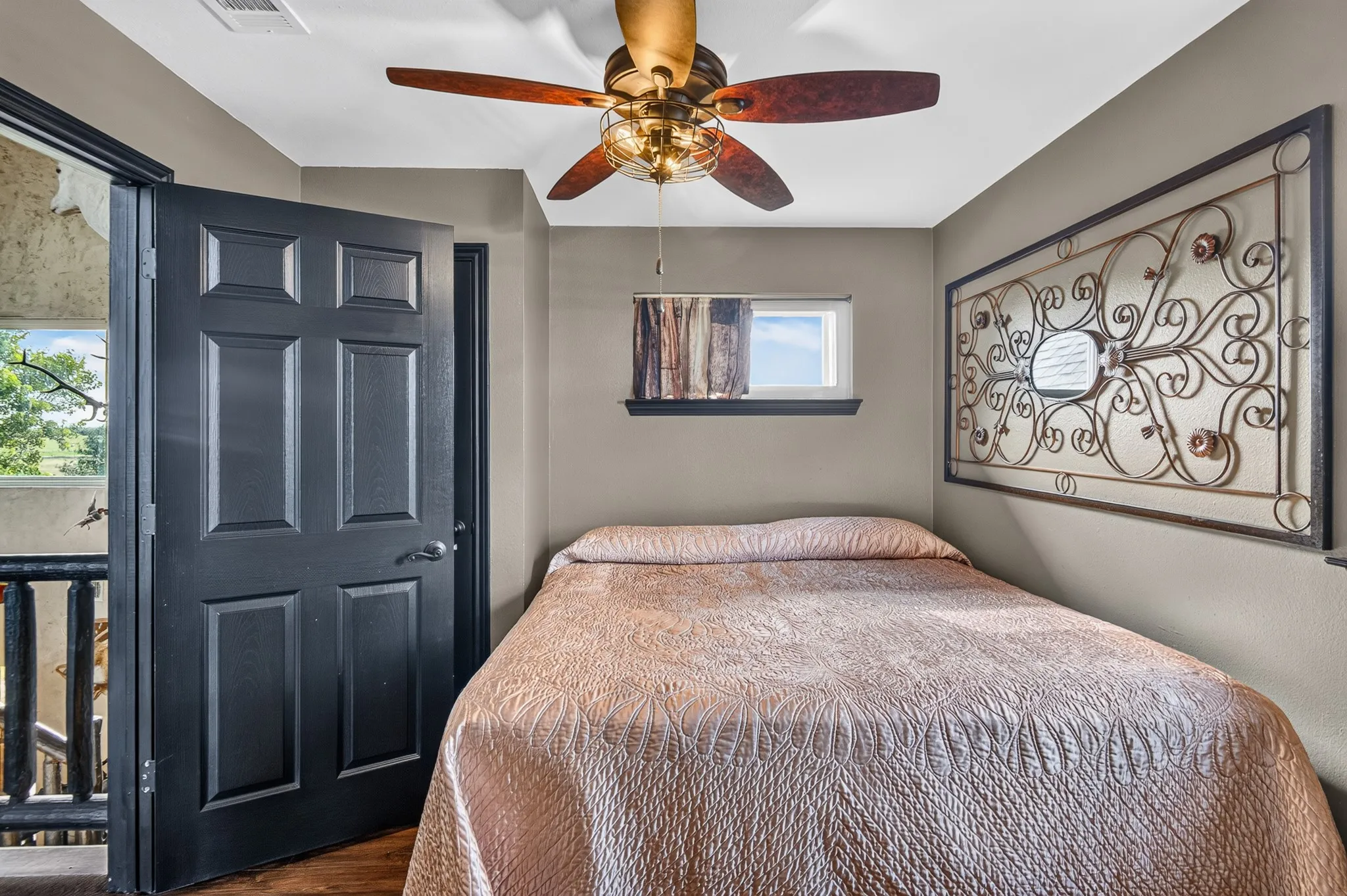 Single Family Residence For Sale in Grayson County , 360 Pop Noah Road, Collinsville, Texas 76233, 4 Bedroom, 5 Bathroom, Garage spaces, 3,537 Sqft, built in 1996, mls#21315751, Real Estate Agent in Collinsville, Homes For Sale in Grayson county, Homes For Sale in Collinsville, Realtor in Collinsville Texas, Real Estate Brokerage Independent Realty Texas, Luminita Cordes Realtor