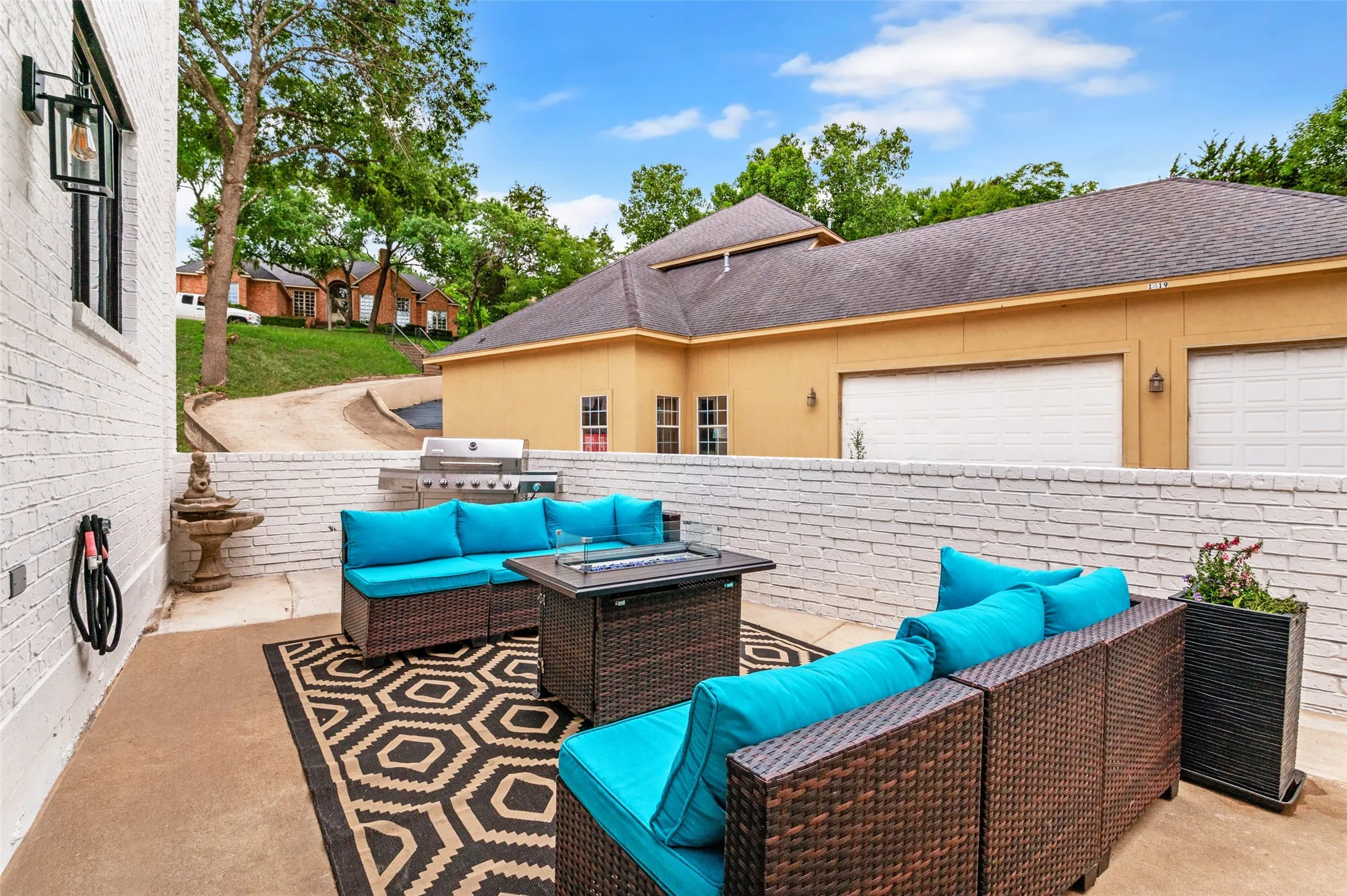 Single Family Residence For Sale in Dallas County , 1417 Wyndmere Drive, De Soto, Texas 75115, 4 Bedroom, 4 Bathroom, 2 Garage spaces, 3,591 Sqft, built in 1989, mls#21315086, Real Estate Agent in De Soto, Homes For Sale in Dallas county, Homes For Sale in De Soto, Realtor in De Soto Texas, Real Estate Brokerage Independent Realty Texas, Luminita Cordes Realtor