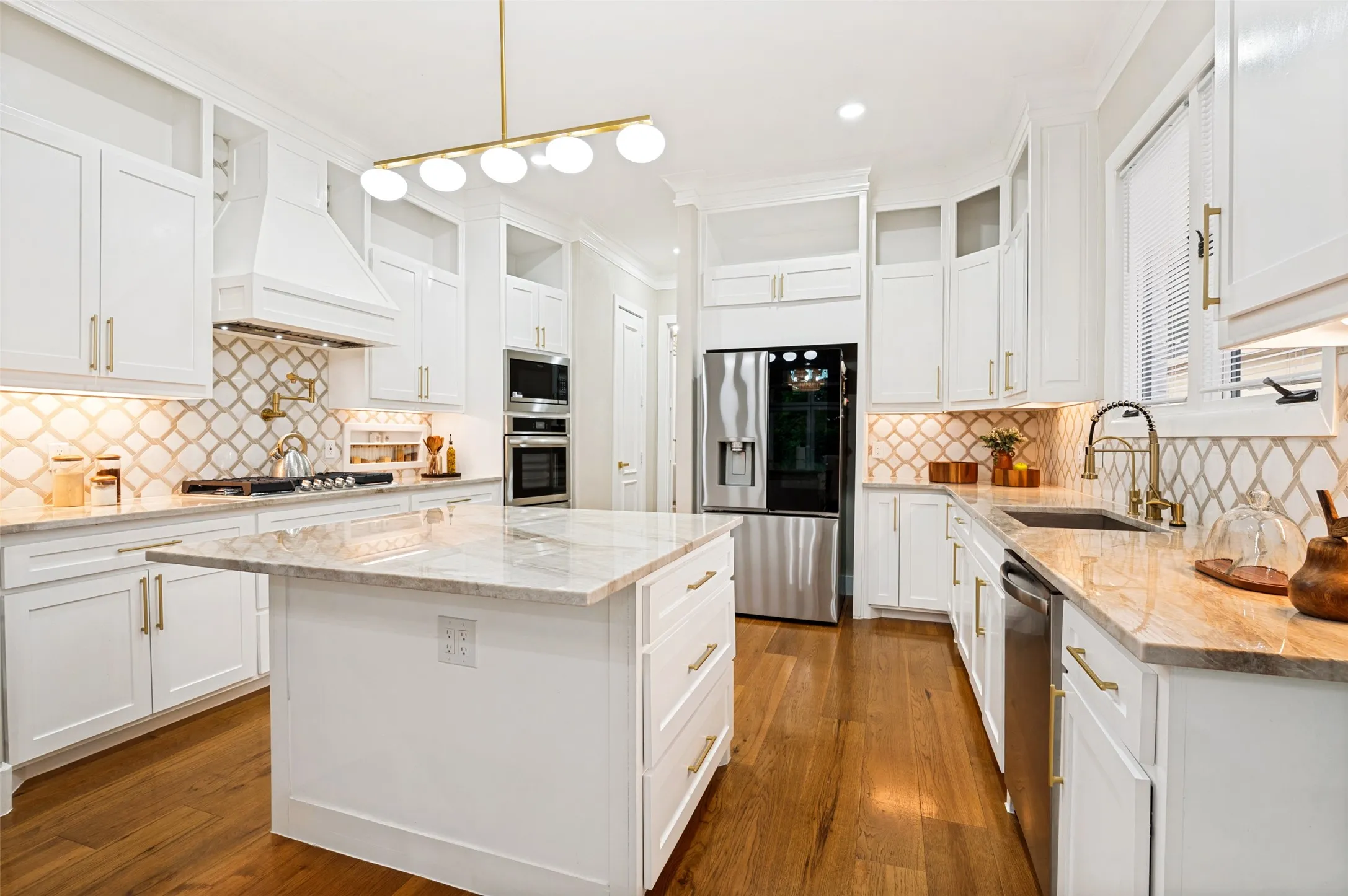 Single Family Residence For Sale in Dallas County , 1417 Wyndmere Drive, De Soto, Texas 75115, 4 Bedroom, 4 Bathroom, 2 Garage spaces, 3,591 Sqft, built in 1989, mls#21315086, Real Estate Agent in De Soto, Homes For Sale in Dallas county, Homes For Sale in De Soto, Realtor in De Soto Texas, Real Estate Brokerage Independent Realty Texas, Luminita Cordes Realtor