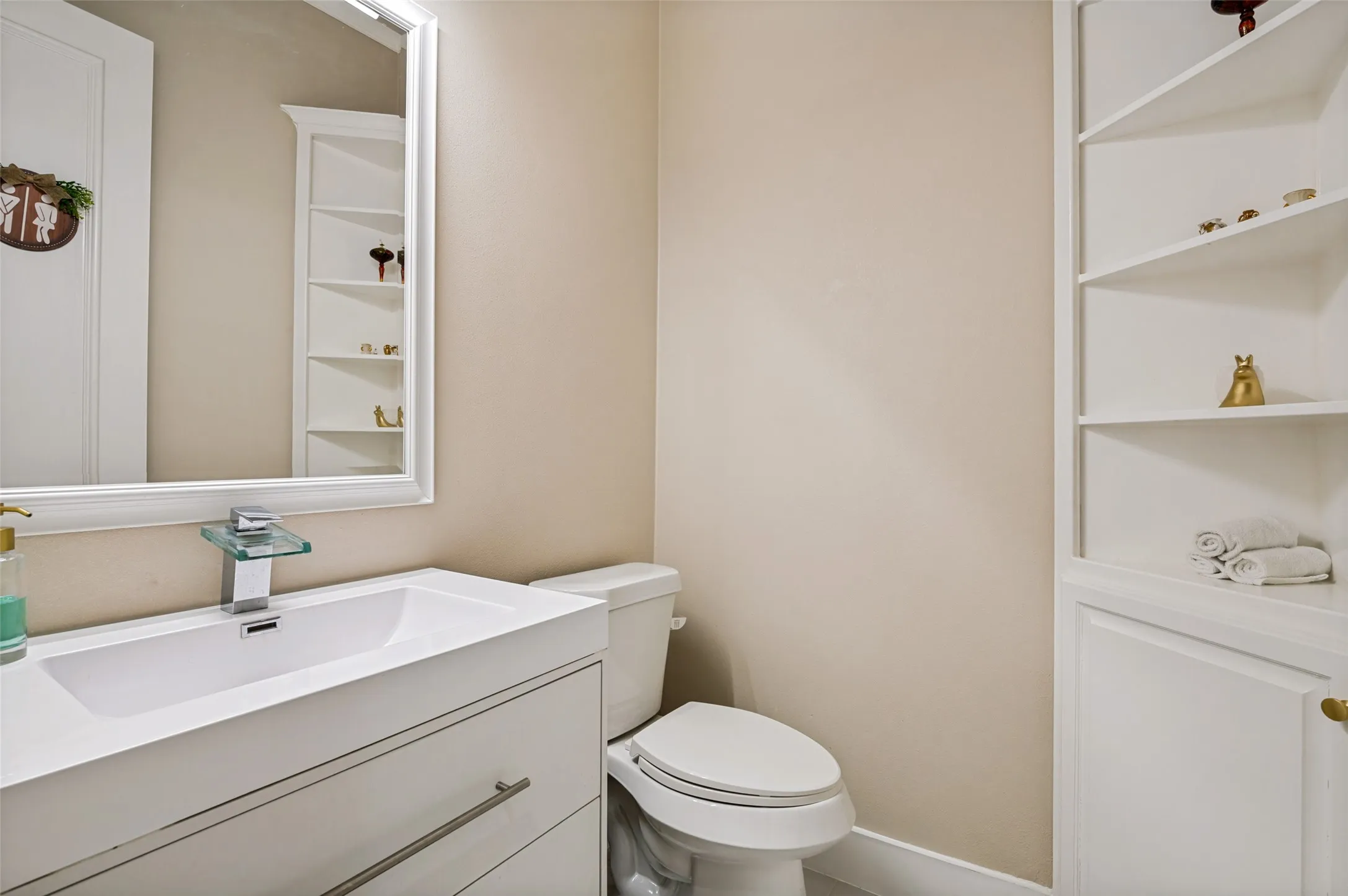 Single Family Residence For Sale in Dallas County , 1417 Wyndmere Drive, De Soto, Texas 75115, 4 Bedroom, 4 Bathroom, 2 Garage spaces, 3,591 Sqft, built in 1989, mls#21315086, Real Estate Agent in De Soto, Homes For Sale in Dallas county, Homes For Sale in De Soto, Realtor in De Soto Texas, Real Estate Brokerage Independent Realty Texas, Luminita Cordes Realtor