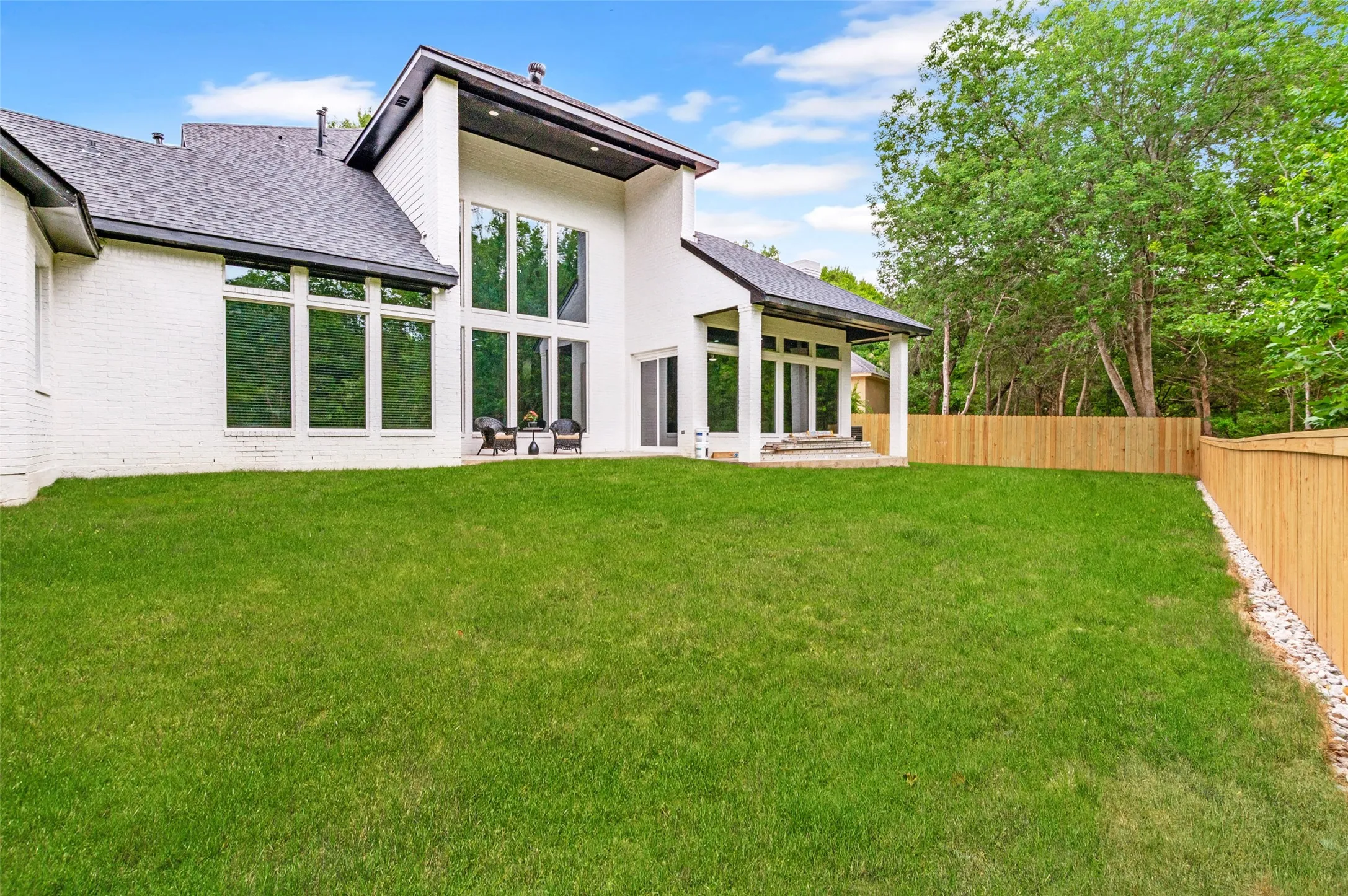 Single Family Residence For Sale in Dallas County , 1417 Wyndmere Drive, De Soto, Texas 75115, 4 Bedroom, 4 Bathroom, 2 Garage spaces, 3,591 Sqft, built in 1989, mls#21315086, Real Estate Agent in De Soto, Homes For Sale in Dallas county, Homes For Sale in De Soto, Realtor in De Soto Texas, Real Estate Brokerage Independent Realty Texas, Luminita Cordes Realtor