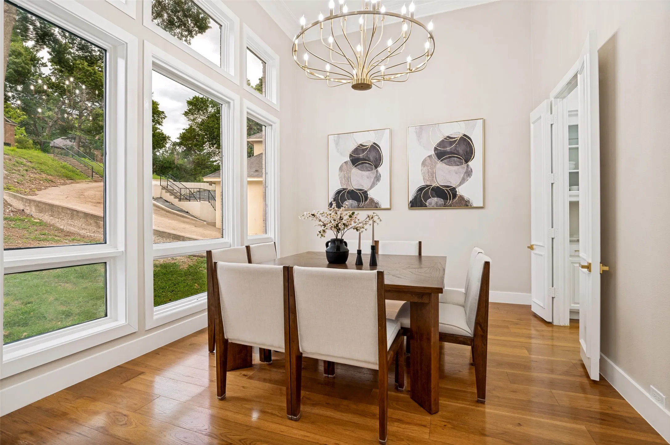 Single Family Residence For Sale in Dallas County , 1417 Wyndmere Drive, De Soto, Texas 75115, 4 Bedroom, 4 Bathroom, 2 Garage spaces, 3,591 Sqft, built in 1989, mls#21315086, Real Estate Agent in De Soto, Homes For Sale in Dallas county, Homes For Sale in De Soto, Realtor in De Soto Texas, Real Estate Brokerage Independent Realty Texas, Luminita Cordes Realtor