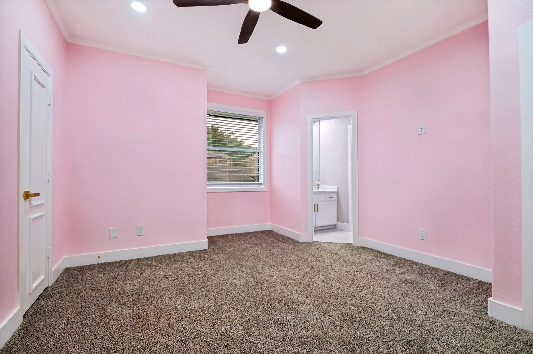 Single Family Residence For Sale in Dallas County , 1417 Wyndmere Drive, De Soto, Texas 75115, 4 Bedroom, 4 Bathroom, 2 Garage spaces, 3,591 Sqft, built in 1989, mls#21315086, Real Estate Agent in De Soto, Homes For Sale in Dallas county, Homes For Sale in De Soto, Realtor in De Soto Texas, Real Estate Brokerage Independent Realty Texas, Luminita Cordes Realtor