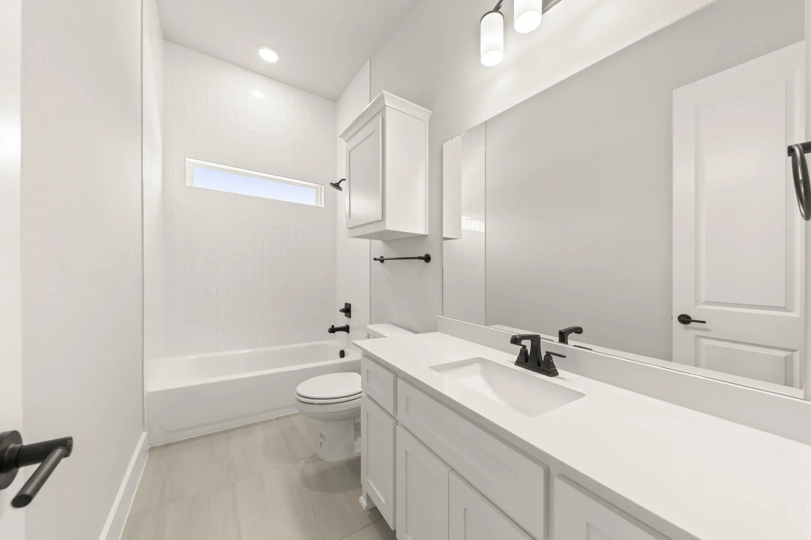 23. 9908 Buckingham - 2ND Bath