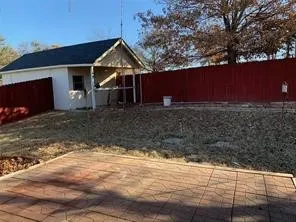 Single Family Residence For Rent in Johnson County , 1104 Linda Drive, Joshua, Texas 76058, 3 Bedrooms, 2 Bathrooms, 2 Garage spaces, 1,731 Sqft, built in 2003, Price $2,100, mls#21316437, Real Estate Agent in Joshua, Homes For Rent in Johnson county, Homes For Rent in Joshua, Realtor in Joshua Texas, Real Estate Brokerage Independent Realty Texas, Luminita Cordes Realtor