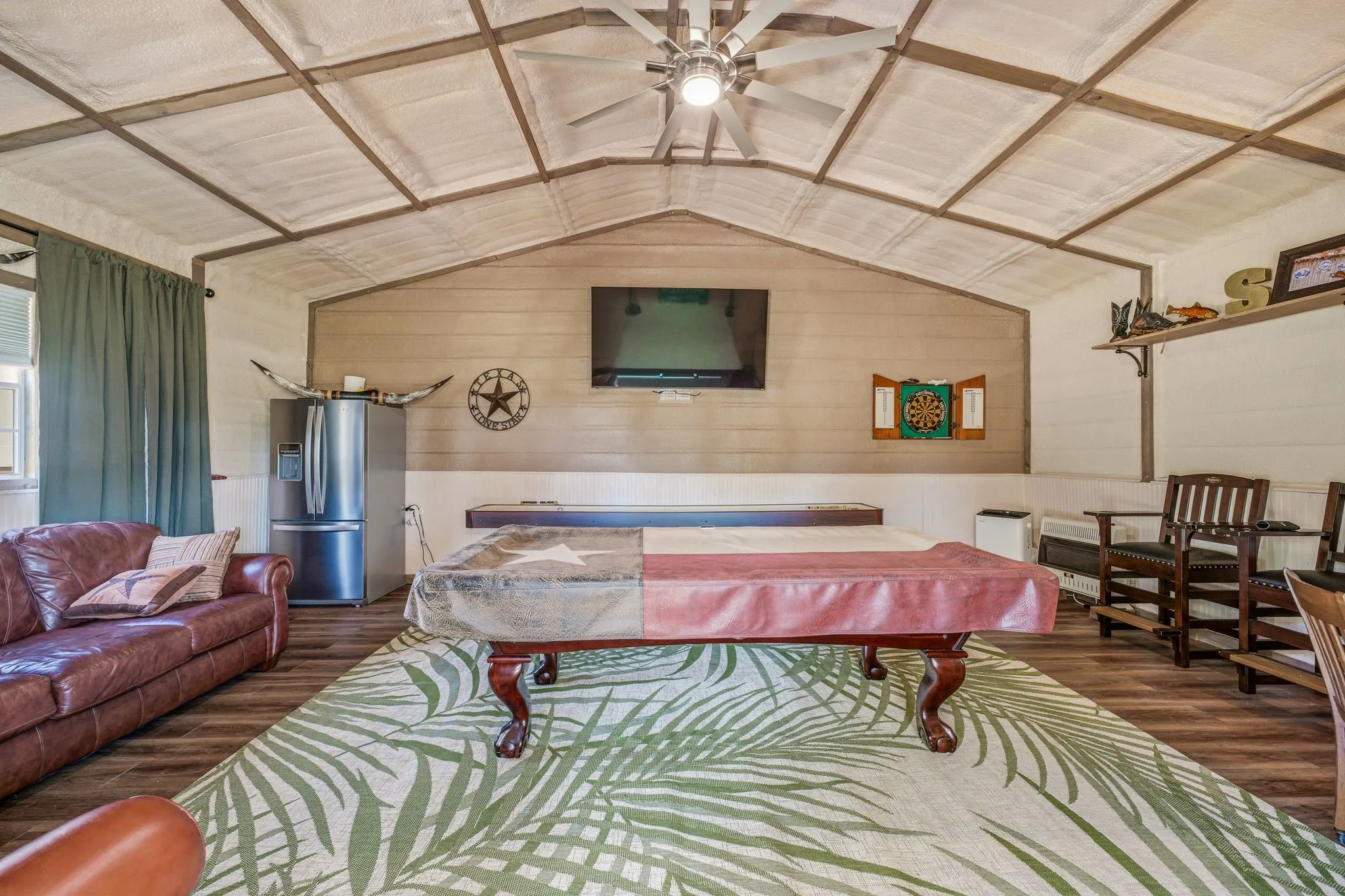 Farm For Sale in Bosque County , 1271 Private 2120 Road, Meridian, Texas 76665, 2 Bedroom, 1 Bathroom, 2 Garage spaces, 1,200 Sqft, built in 2024, mls#21312363, Real Estate Agent in Meridian, Homes For Sale in Bosque county, Homes For Sale in Meridian, Realtor in Meridian Texas, Real Estate Brokerage Independent Realty Texas, Luminita Cordes Realtor