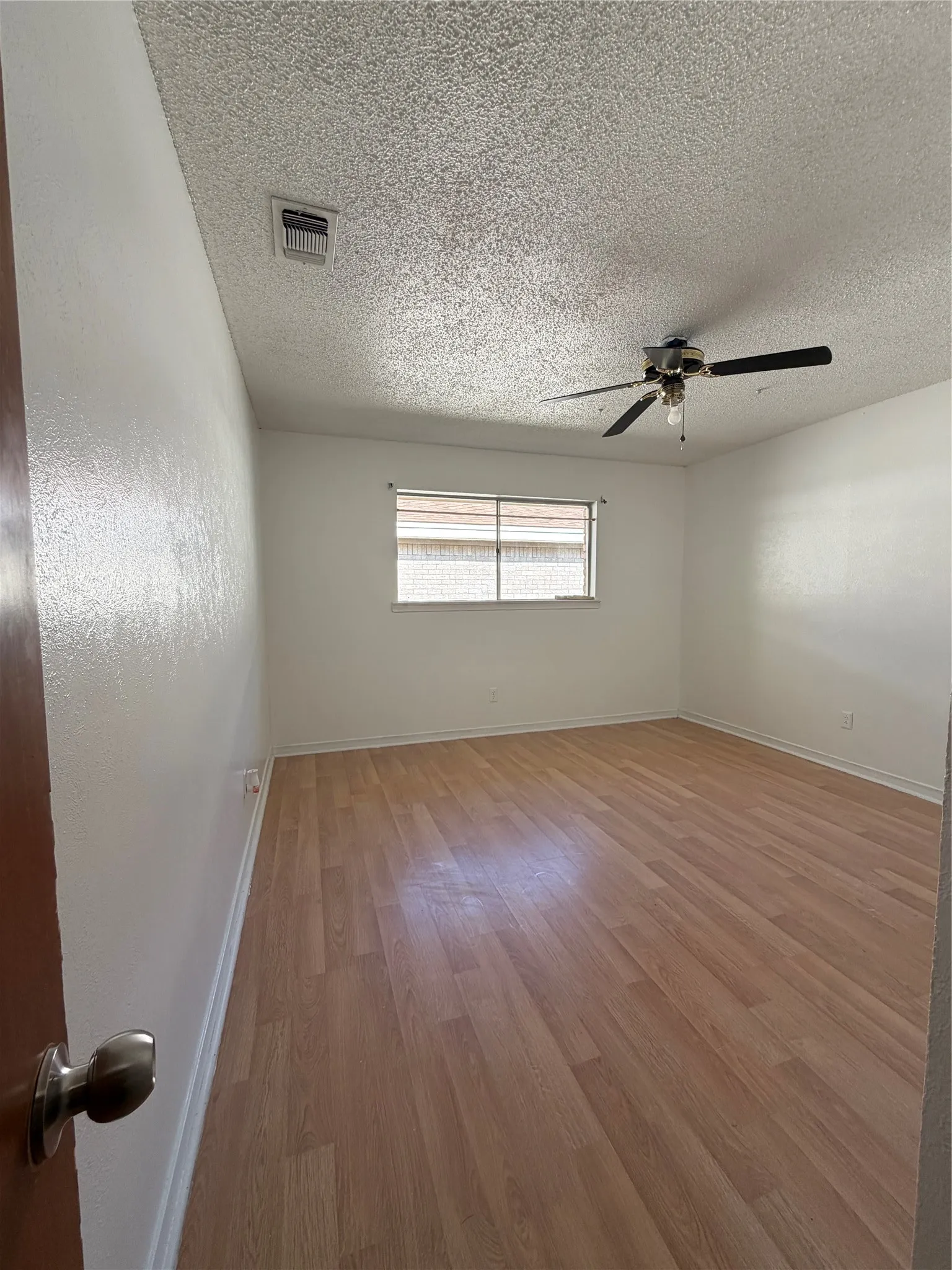 Single Family Residence For Sale in Hunt County , 2406 W Broadview Street, Greenville, Texas 75402, 4 Bedroom, 2 Bathroom, 2 Garage spaces, 1,750 Sqft, built in 1970, mls#21316441, Real Estate Agent in Greenville, Homes For Sale in Hunt county, Homes For Sale in Greenville, Realtor in Greenville Texas, Real Estate Brokerage Independent Realty Texas, Luminita Cordes Realtor