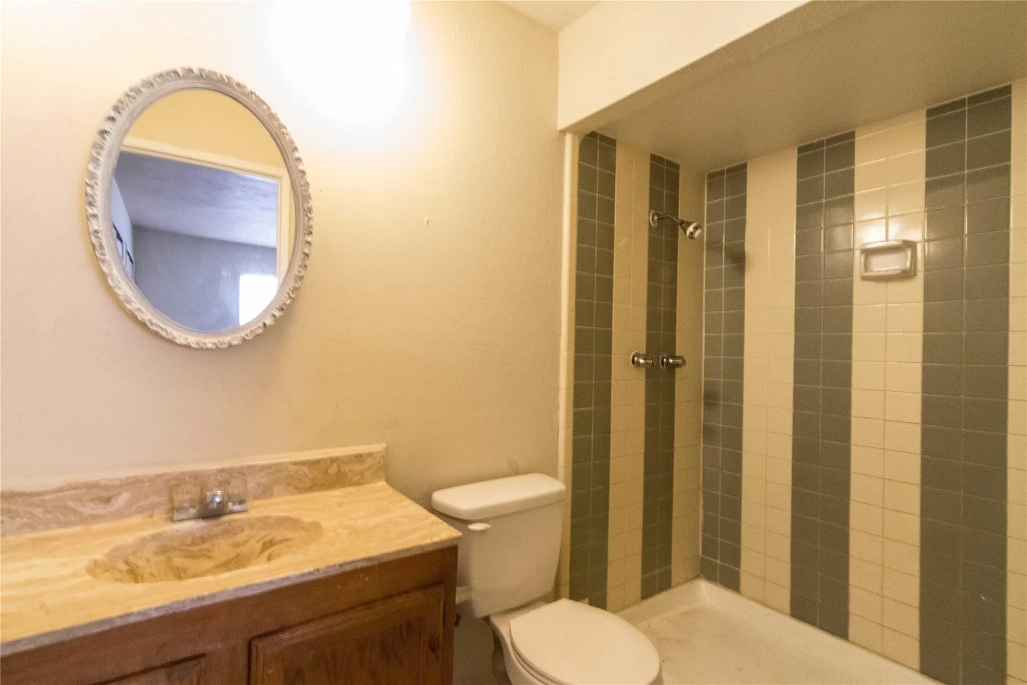 Single Family Residence For Rent in Dallas County , 617 Via Del Sur, Mesquite, Texas 75150, 4 Bedroom, 2 Bathroom, 2 Garage spaces, 1,711 Sqft, built in 1979, mls#21316475, Real Estate Agent in Mesquite, Homes For Rent in Dallas county, Homes For Rent in Mesquite, Realtor in Mesquite Texas, Real Estate Brokerage Independent Realty Texas, Luminita Cordes Realtor